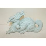 묵직한 청자도자기 용 조각상