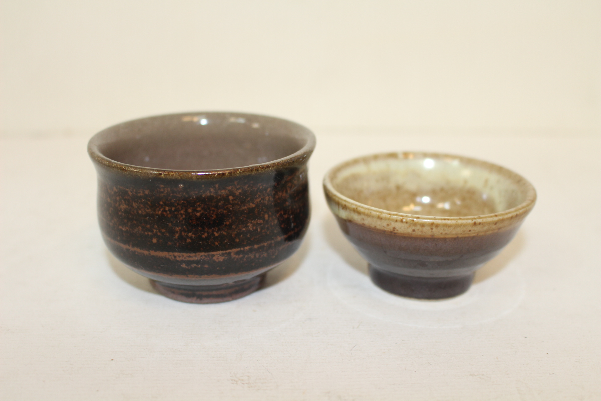 흑유청자 잔 2점