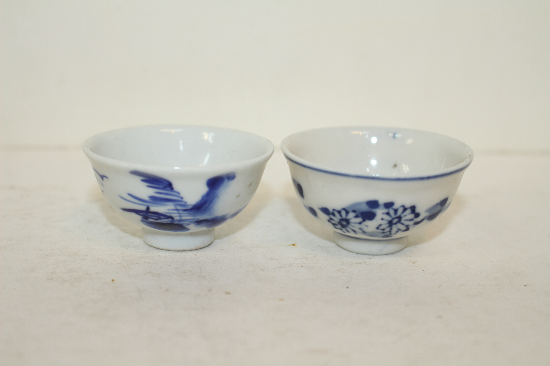 연대가좋은 청화백자산수문잔 2점