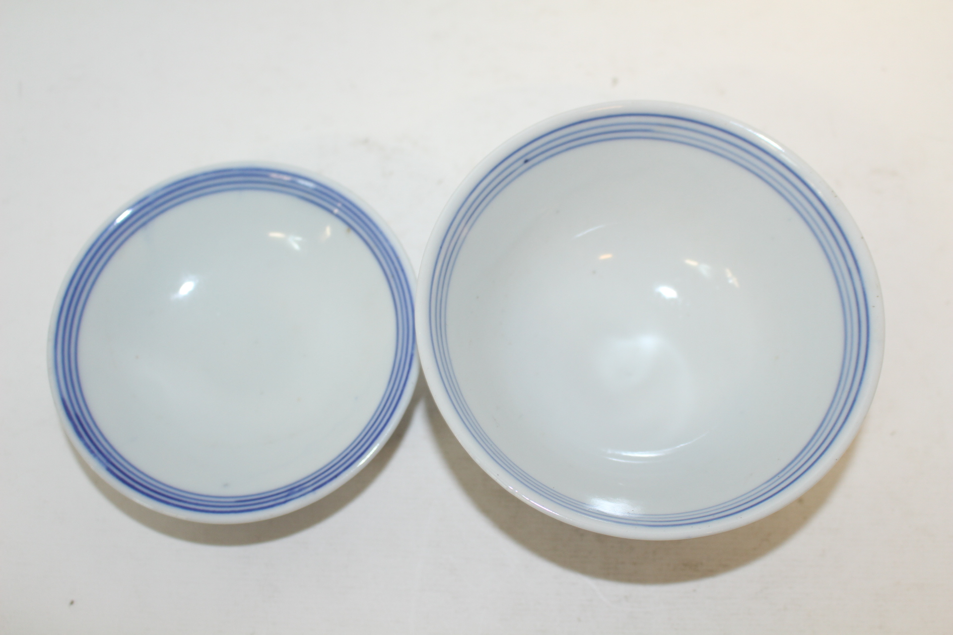 연대가좋은 청화백자산수문 개완