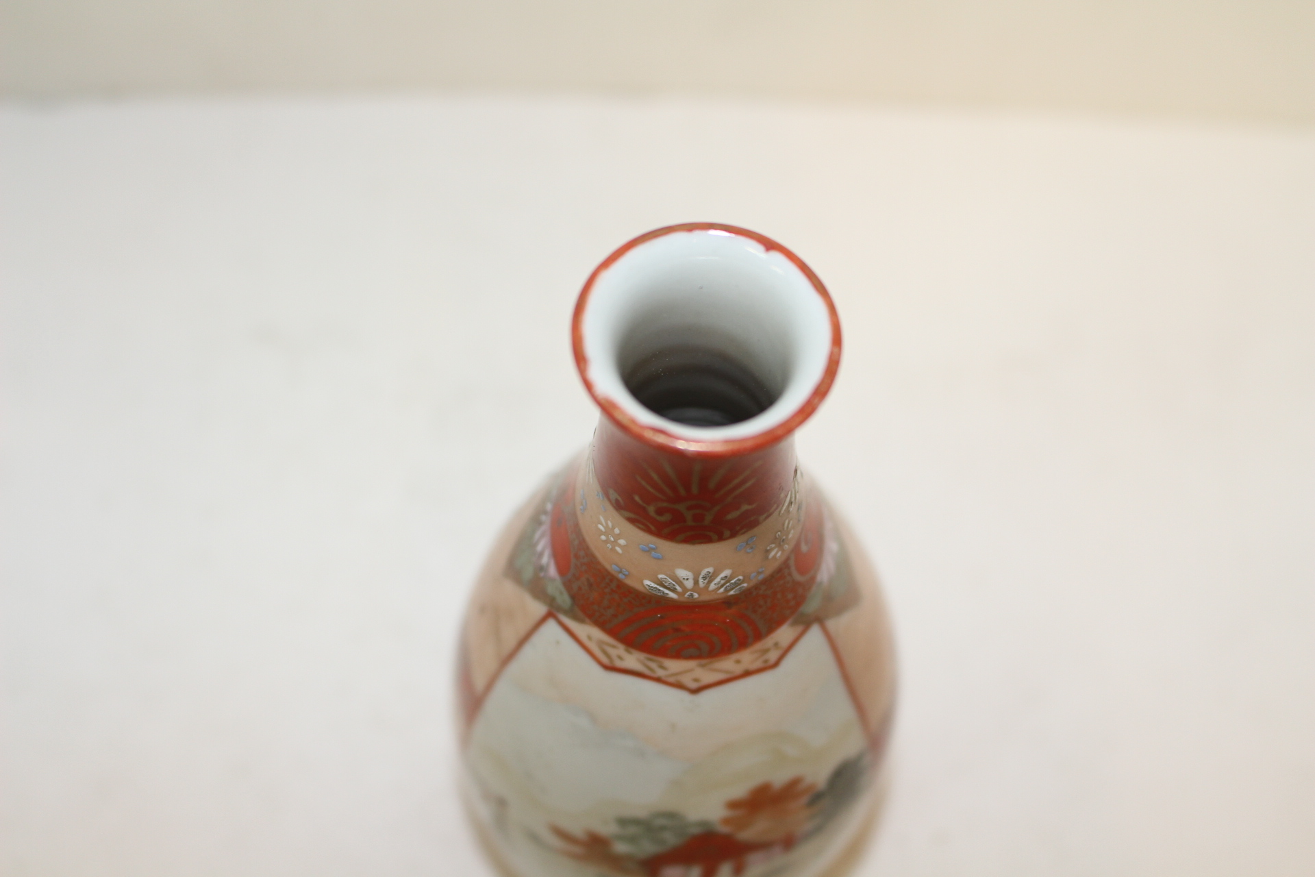 100년이상된 고구다니 진사금채산수화문 주병