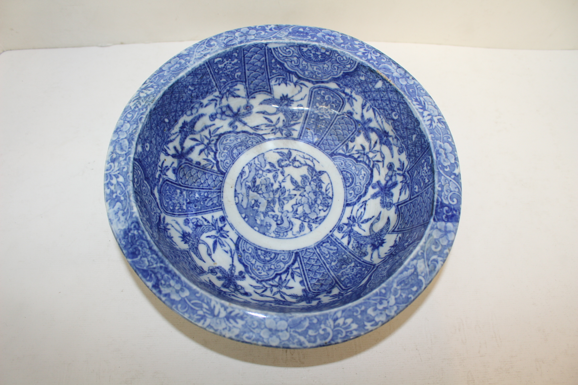 2-100년이상된 청화백자화문 대완