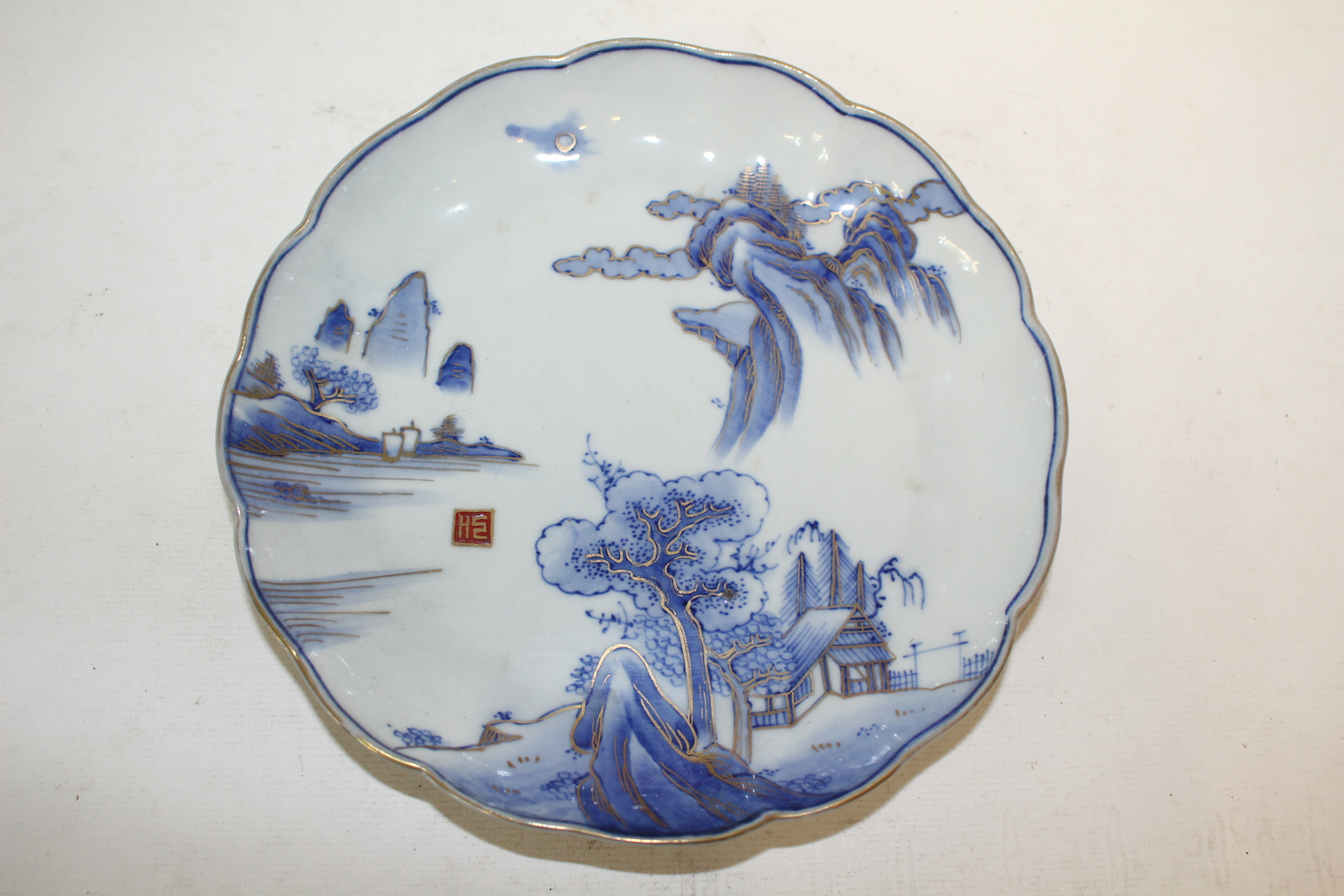 73-100년이상된 고이마리 청화백자진사금채산수문 화형완