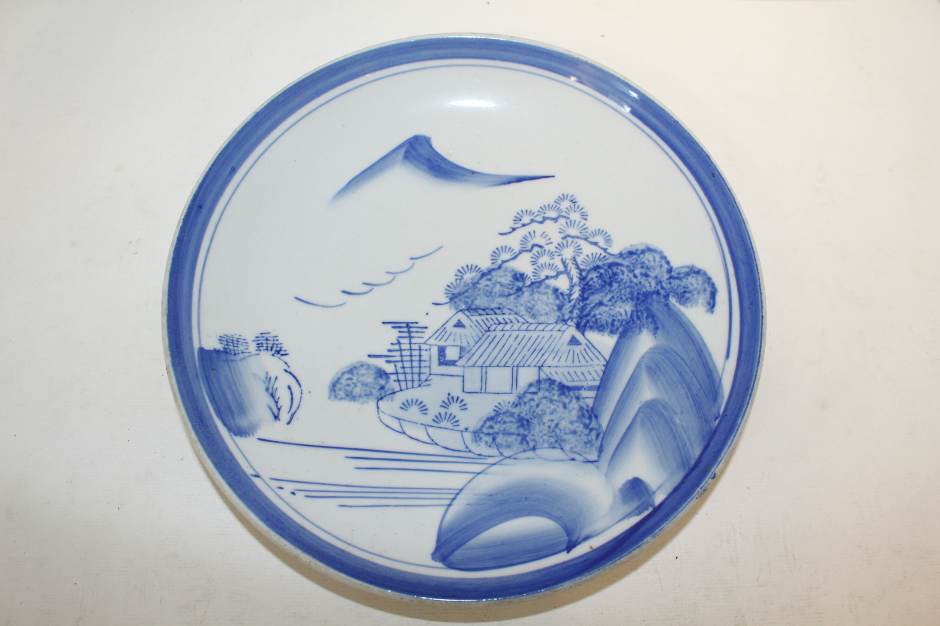 76-연대가좋은 청화백자산수문 대완