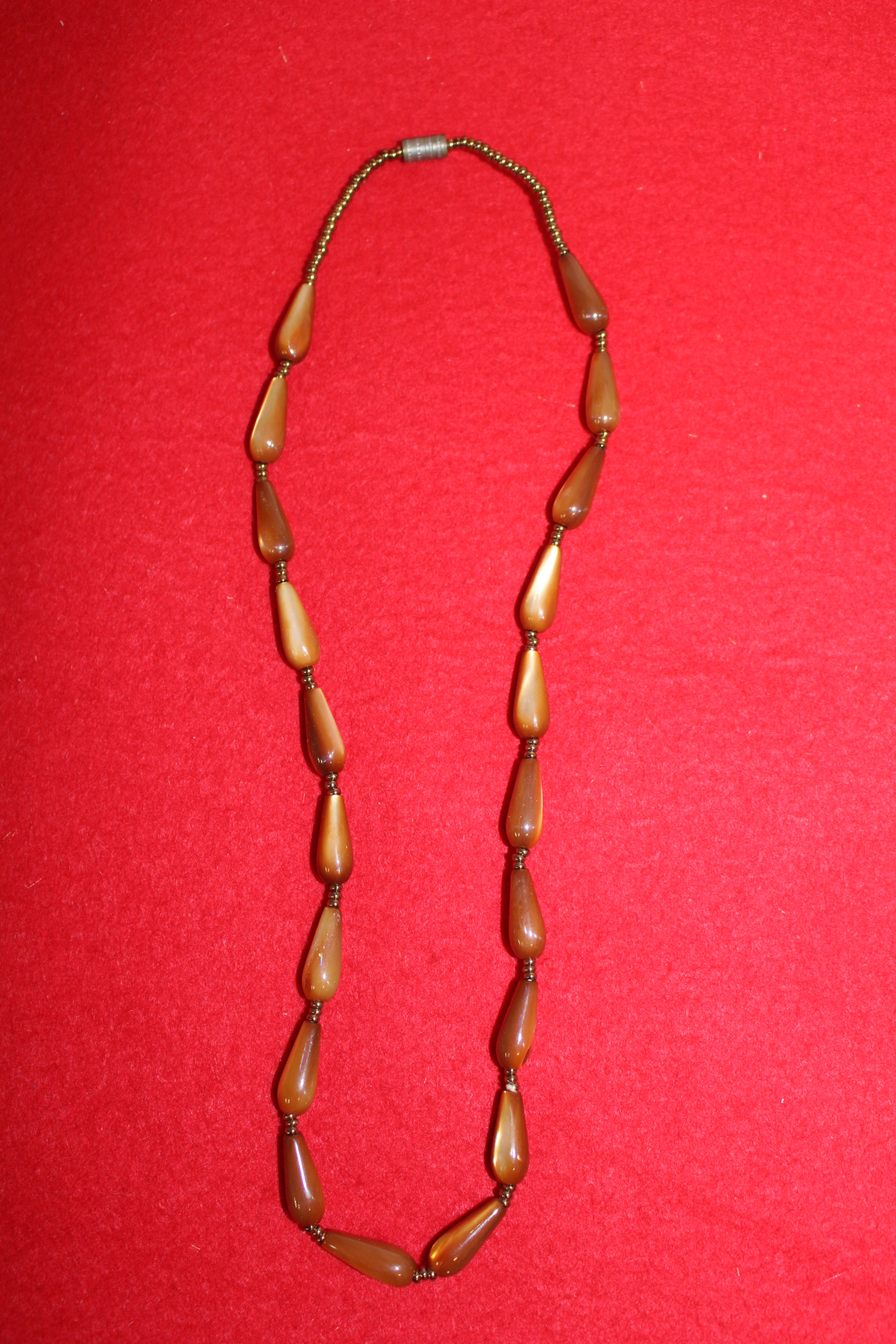 진주빛 패류로된 목걸이