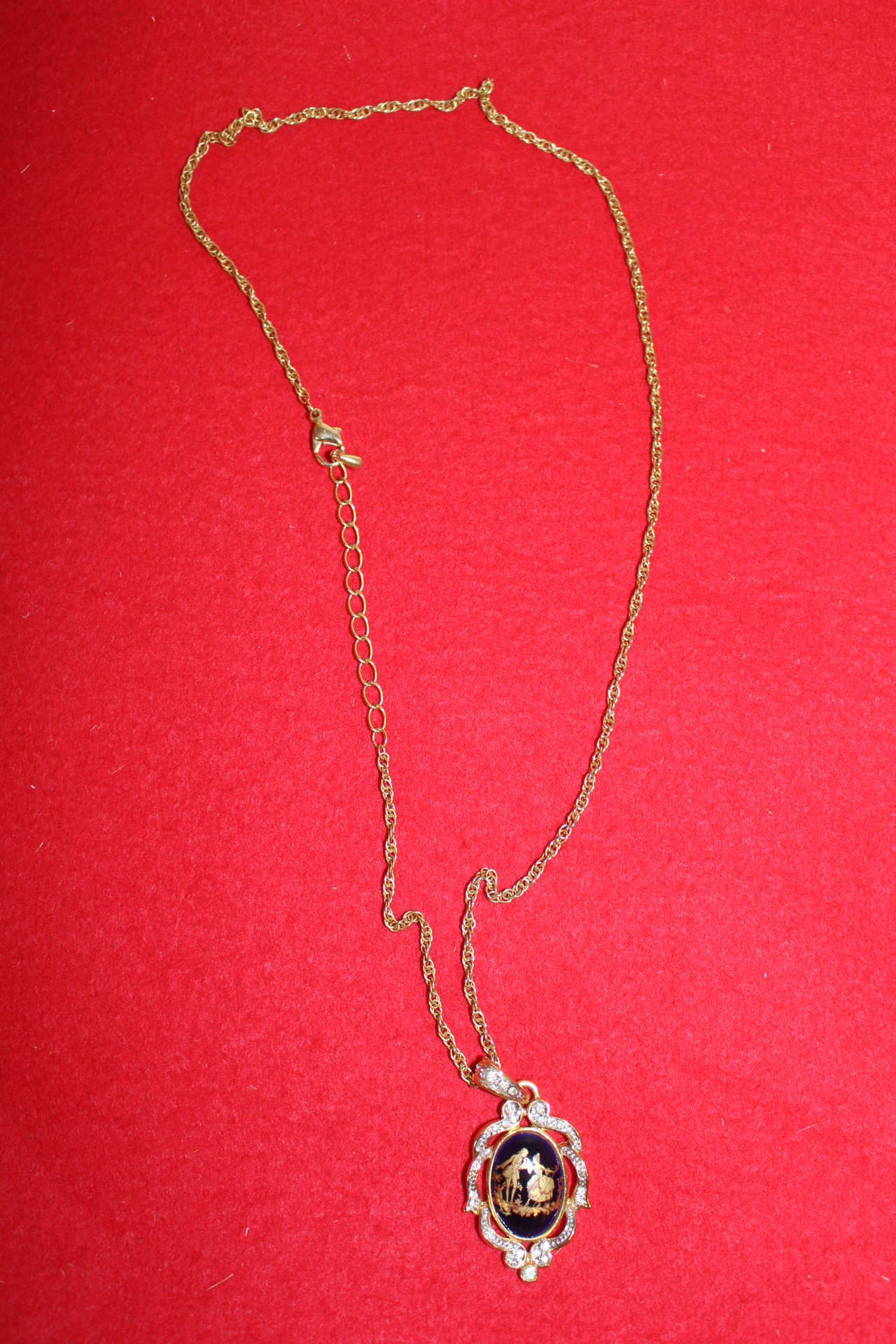 유럽금채 인물 목걸이