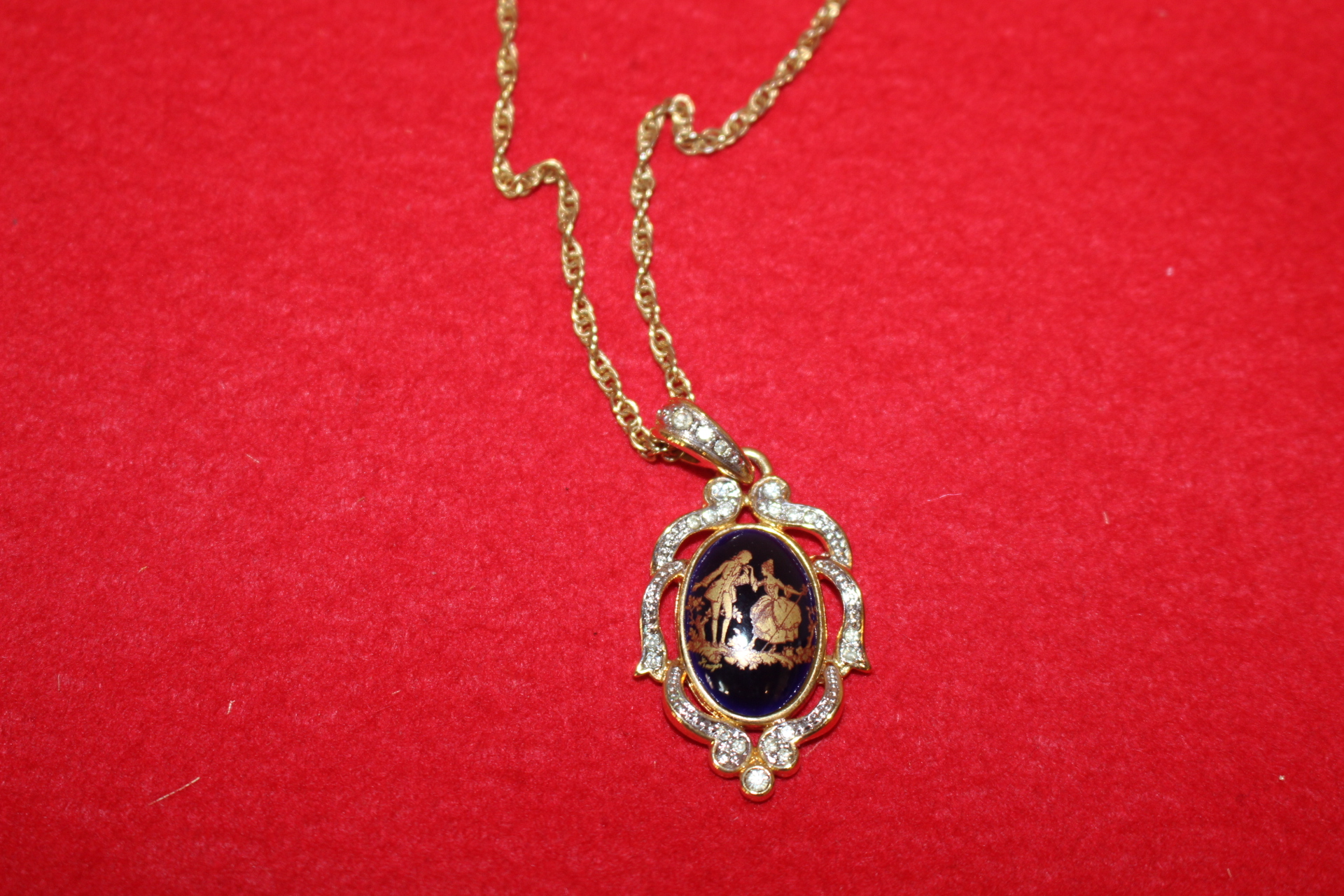 유럽금채 인물 목걸이