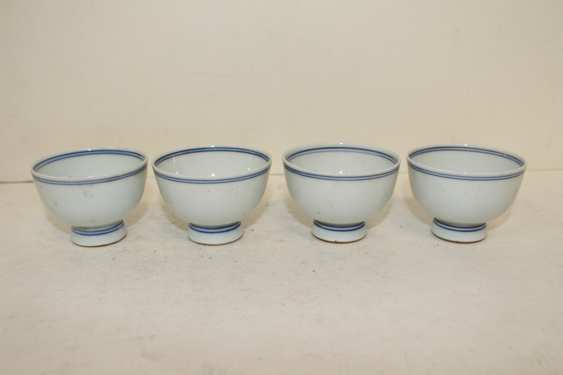연대가좋은 청화백자줄문 잔 4점