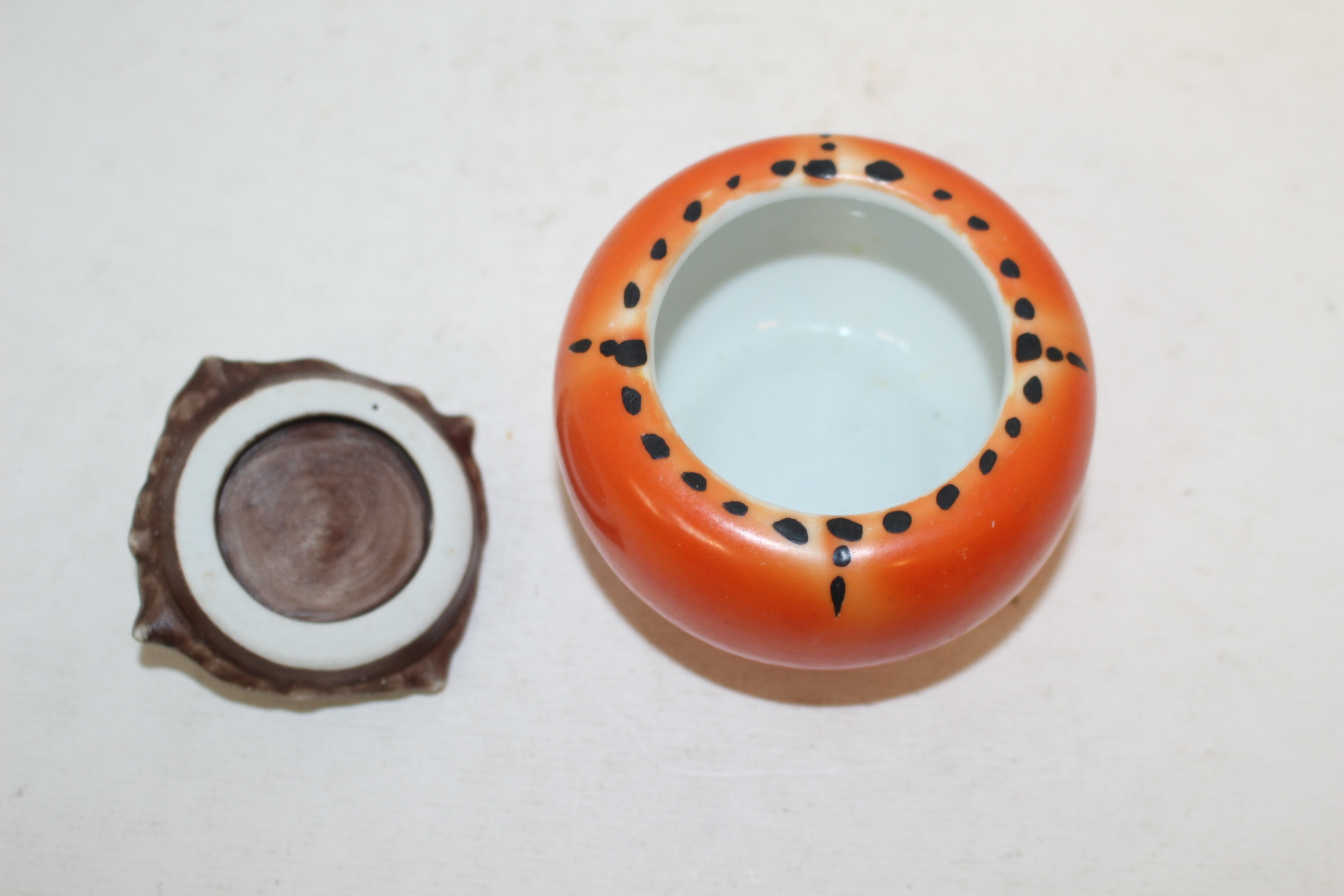 연대가좋은 청자 감 향합