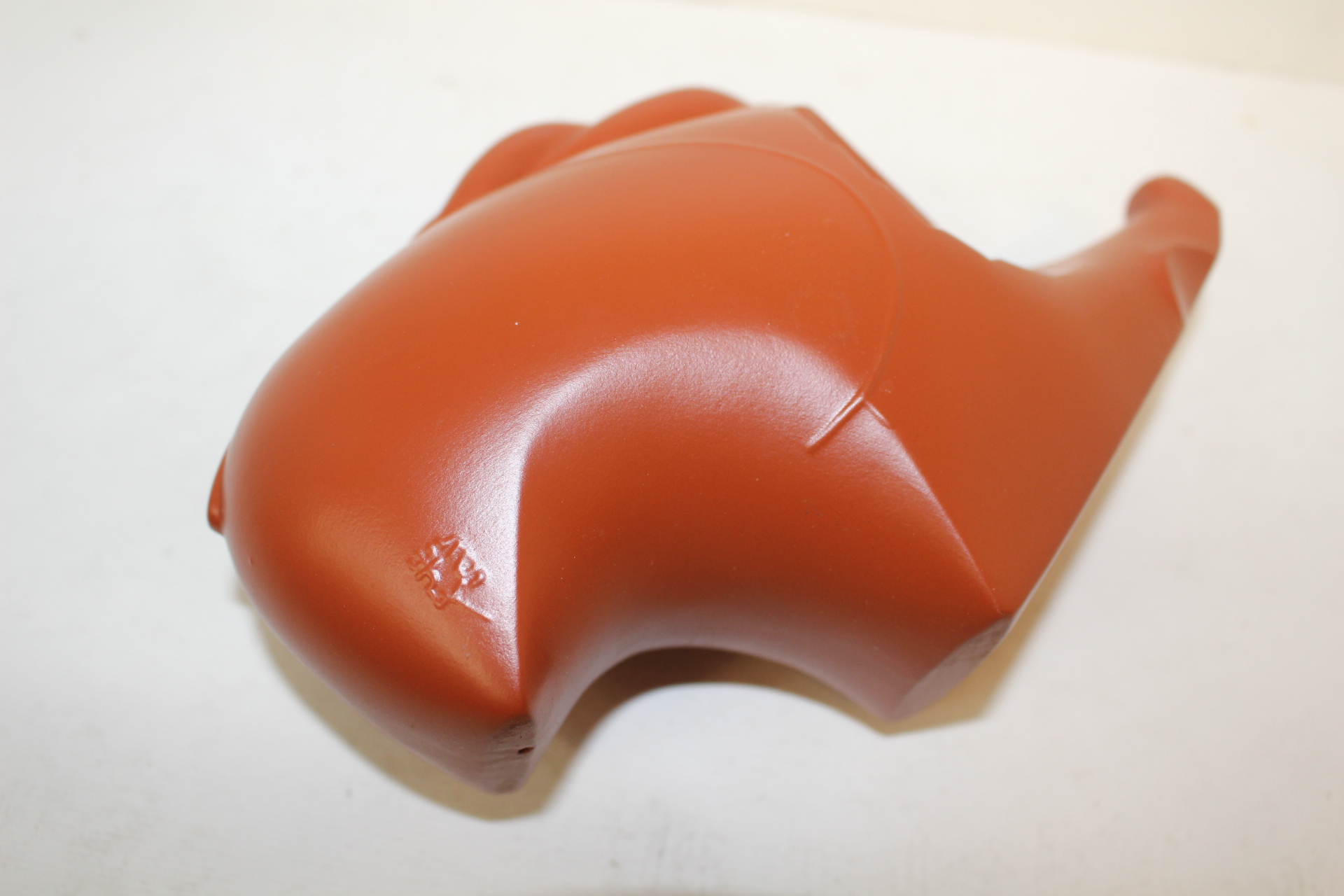 작가의 작품인 자사도자기 멧돼지 조각상