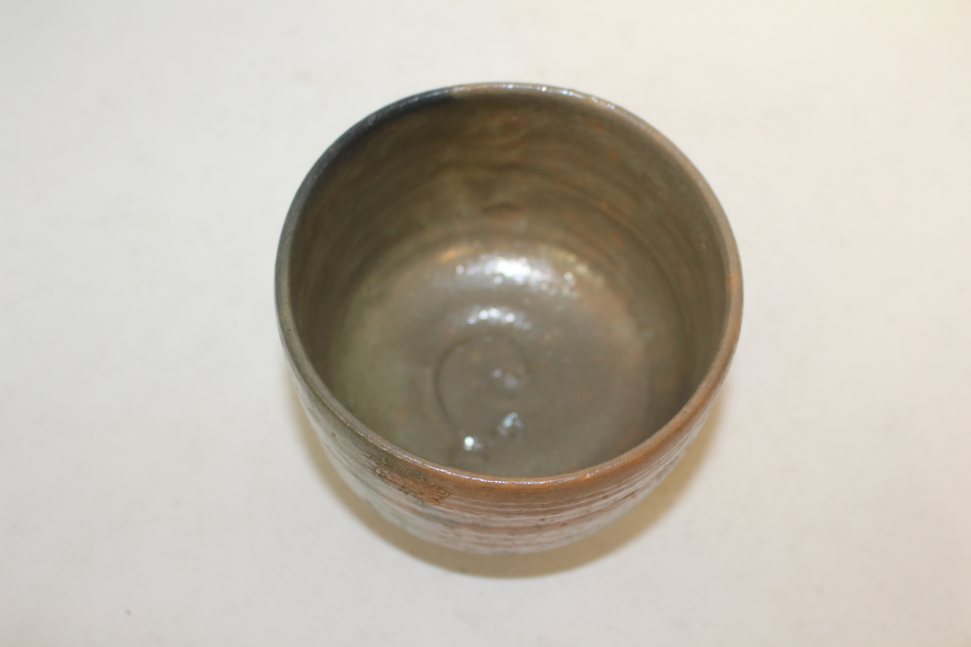 청자 철화곰문 말찻잔