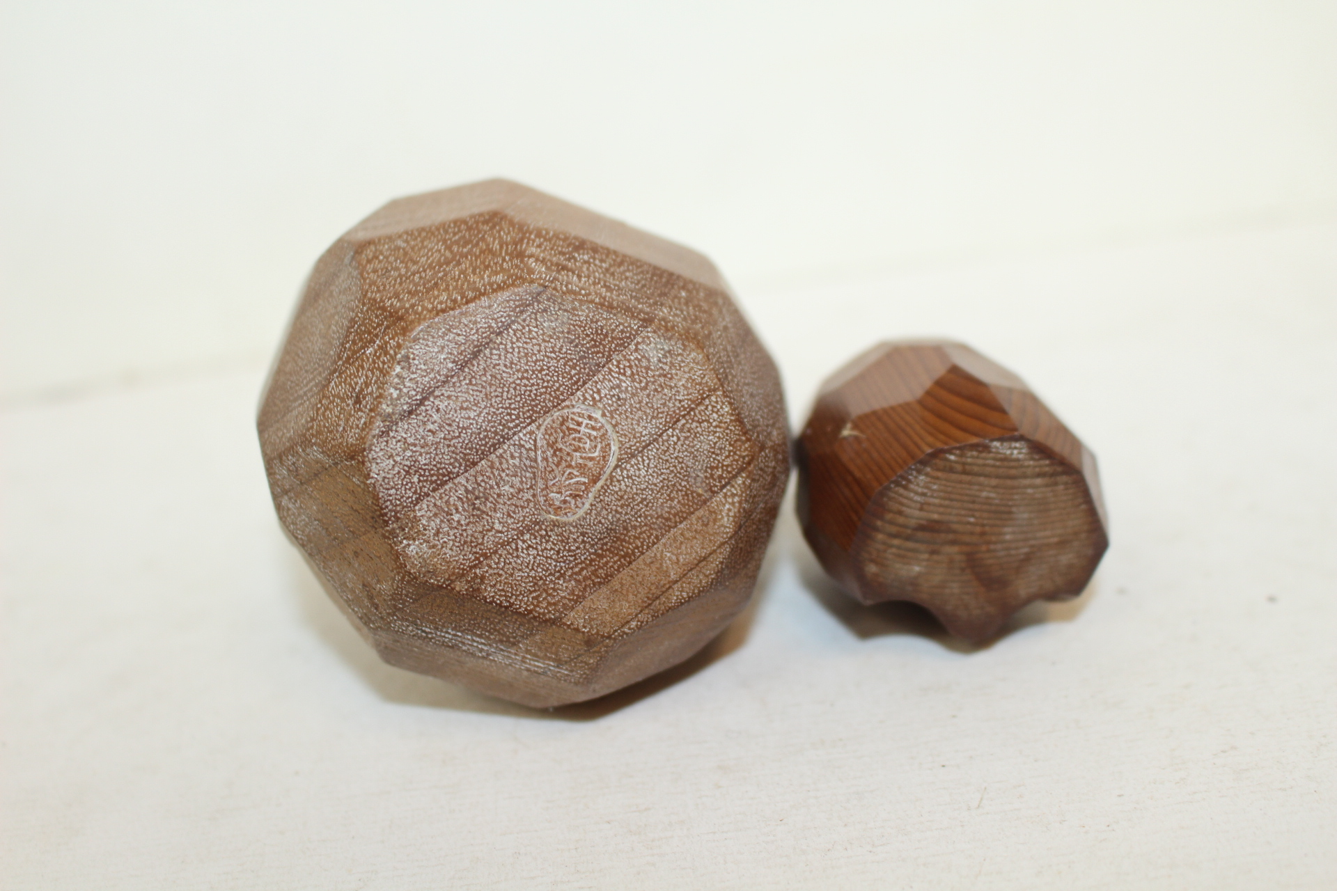 나무를 조각한 달마대사,복신 조각상