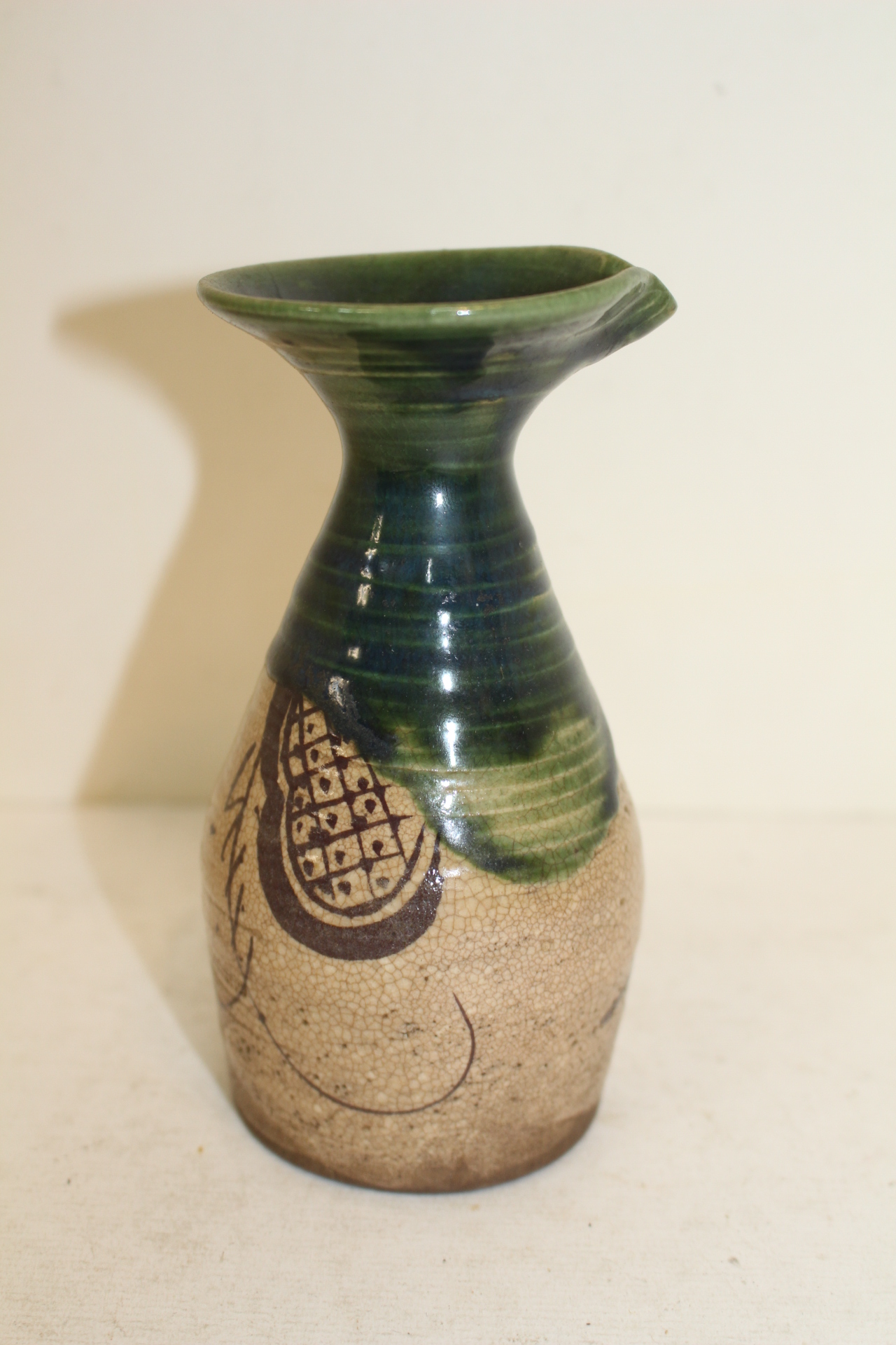 연대가좋은 오리배청자철화추상문 주병