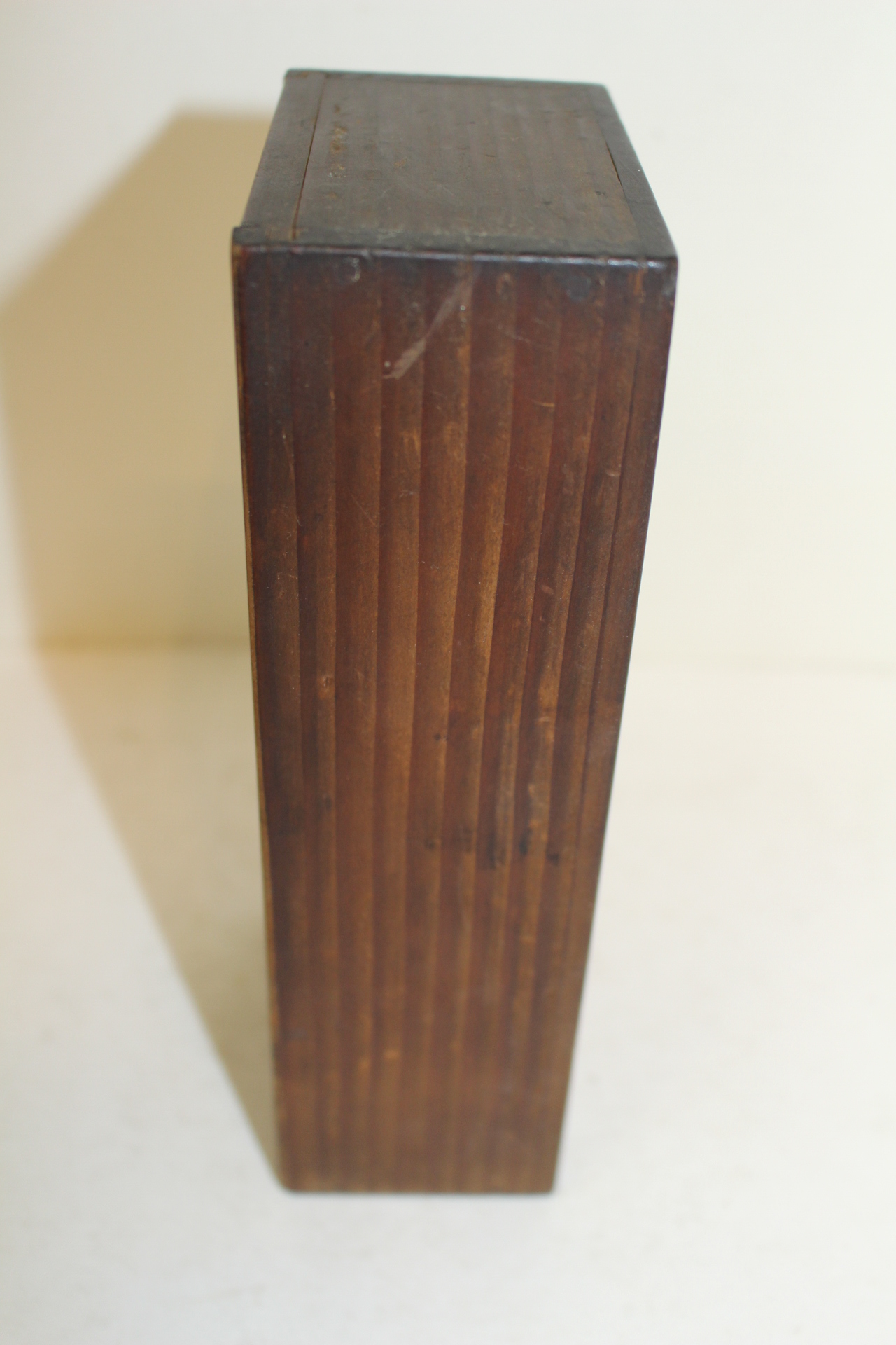 청동으로된 십자가 고상