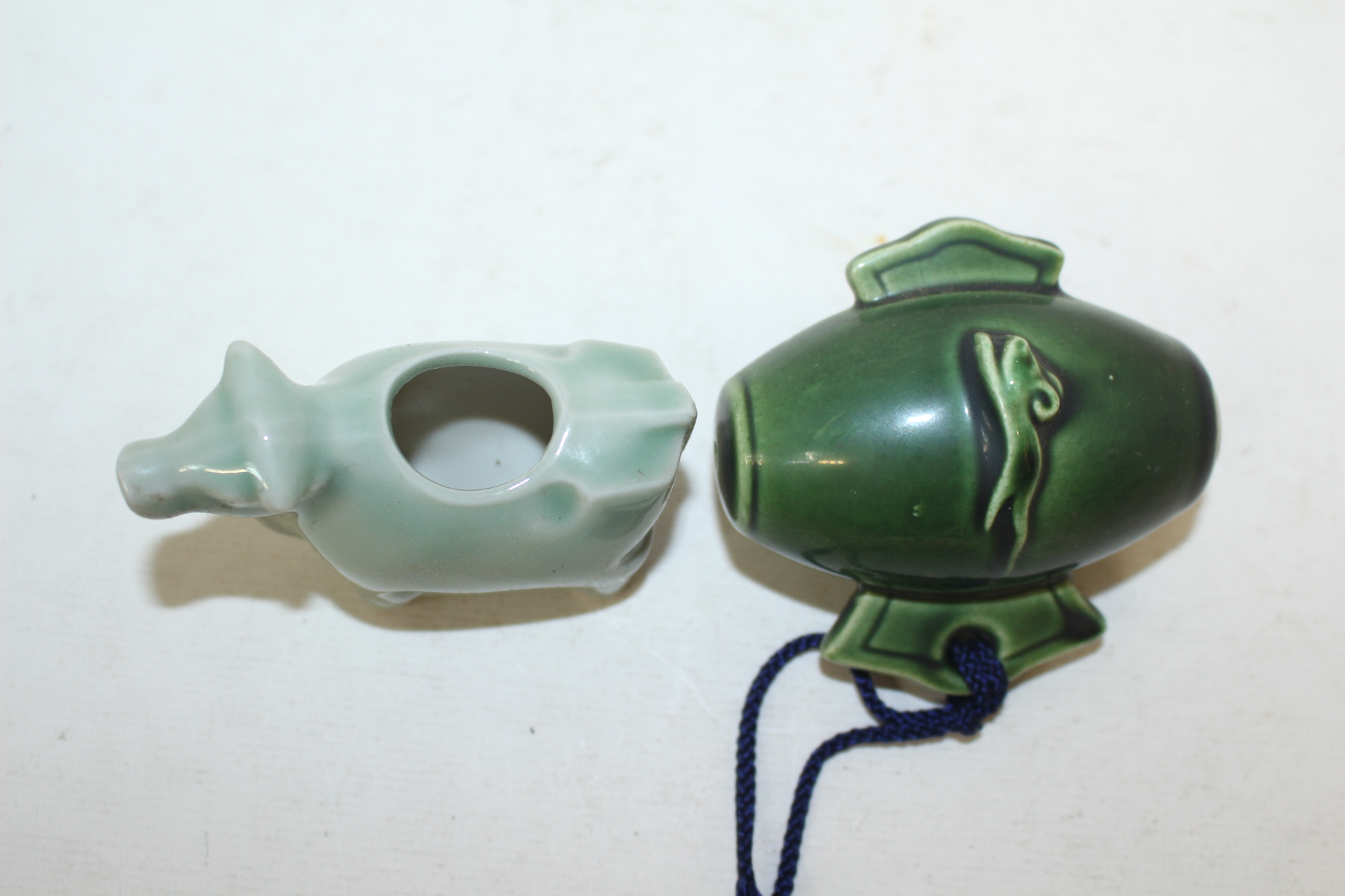 청자도자기 복방망이 와 소 조각