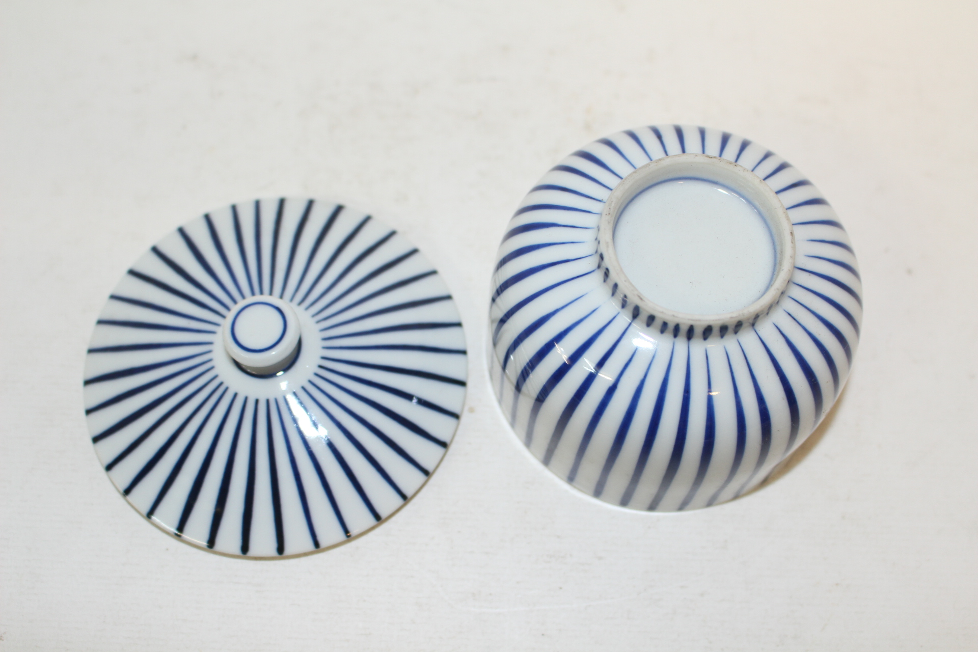 연대가좋은 청화백자줄문 두껑있는 잔