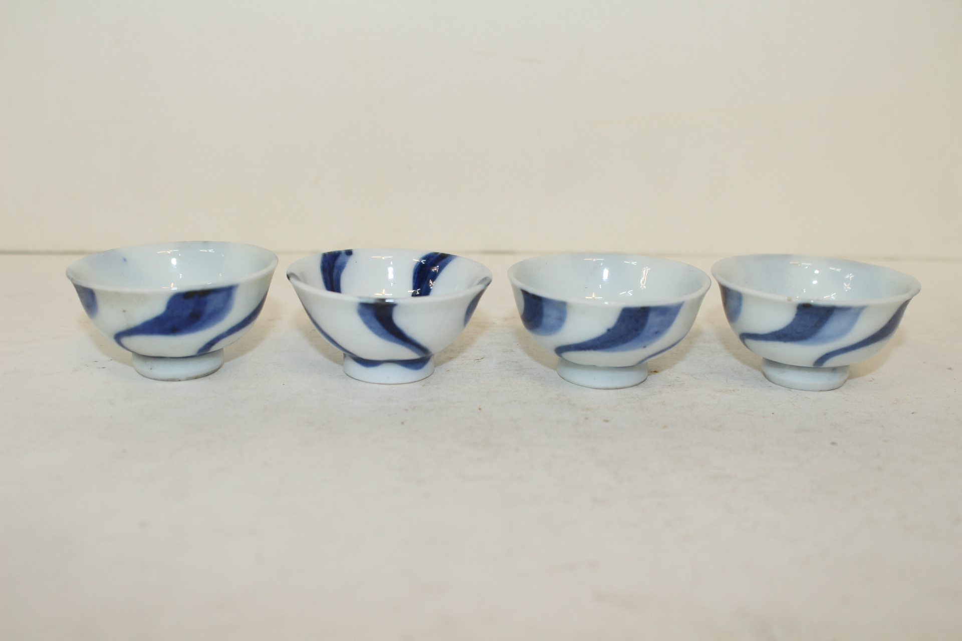 연대가좋은 청화백자 돌개문 잔 4점