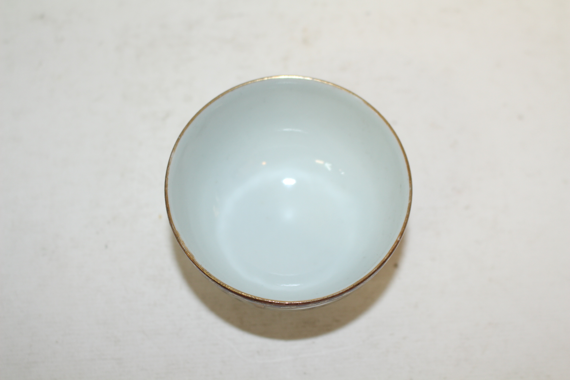 연대가좋은 구다니 철화백자금채인물문 잔