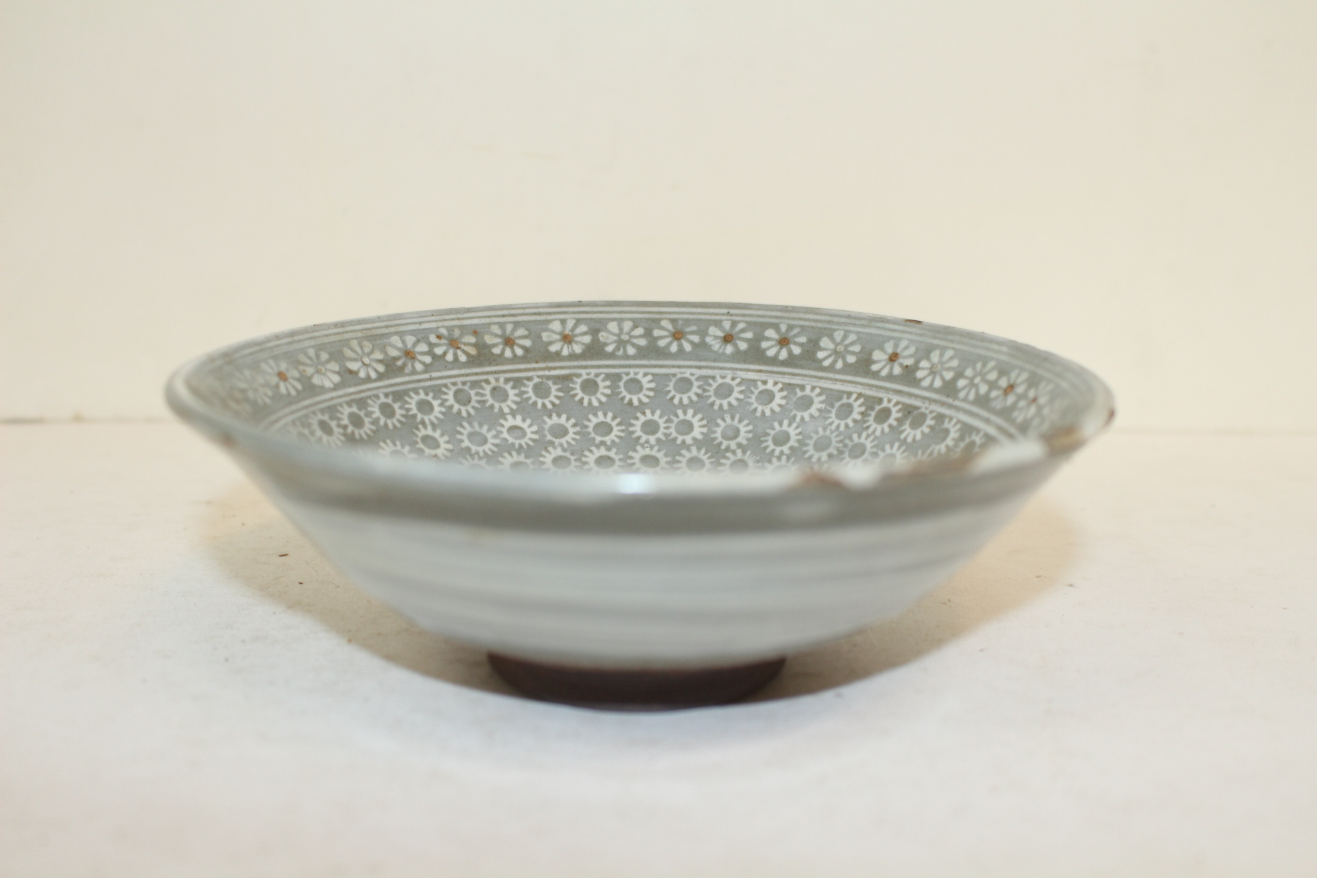 분청사기 국화인화문 자완