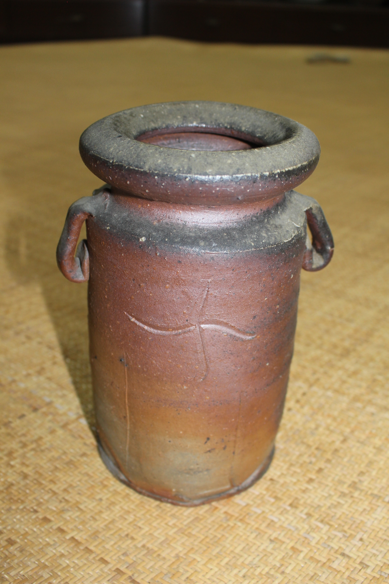 연대가좋은 시가라끼 청자 이귀호