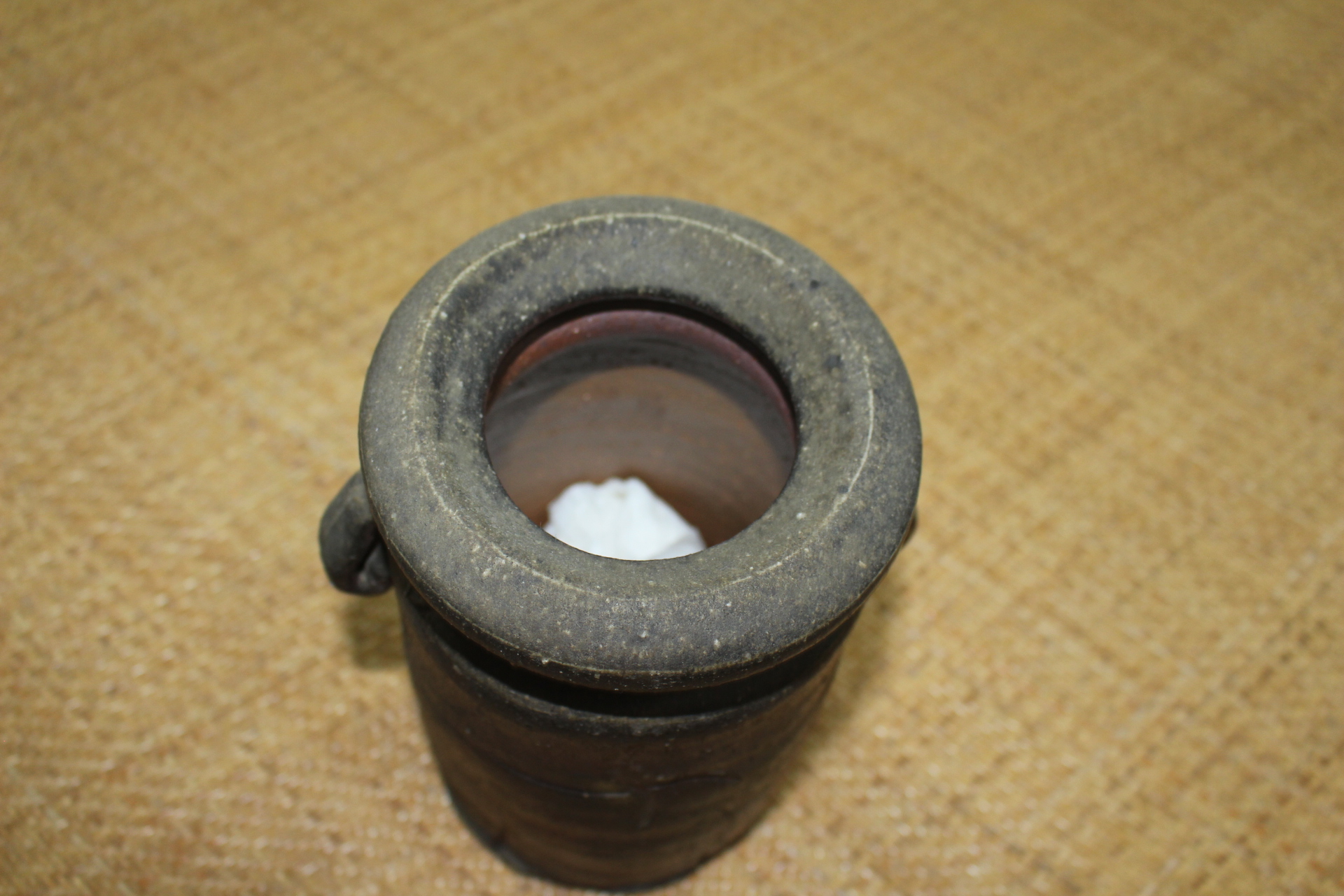 연대가좋은 시가라끼 청자 이귀호