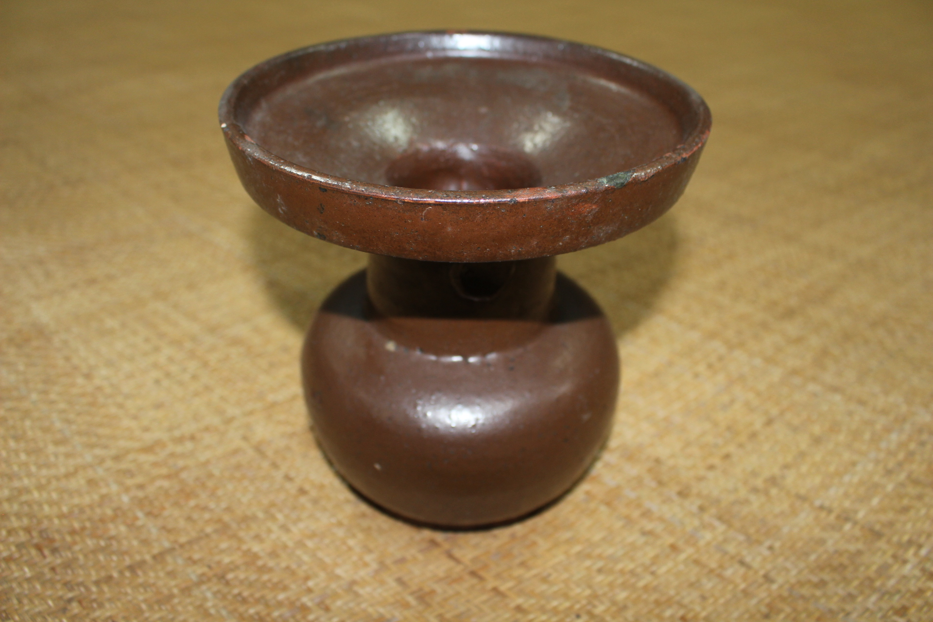 연대가좋은 옹기재질의 구연부전이 넓은 호