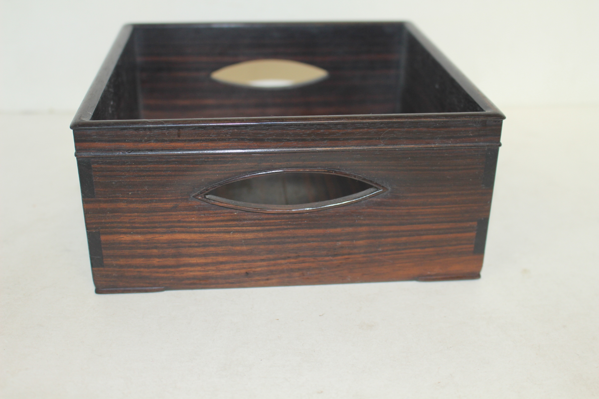 묵직한 장미목나무로된 함