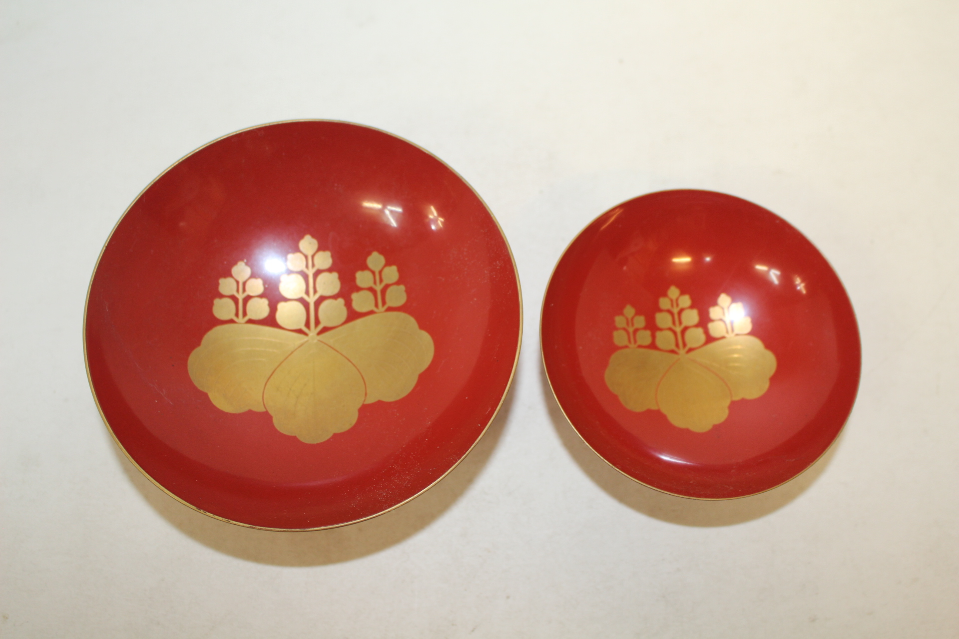 연대가좋은 나무에 금채화문된 잔 2점