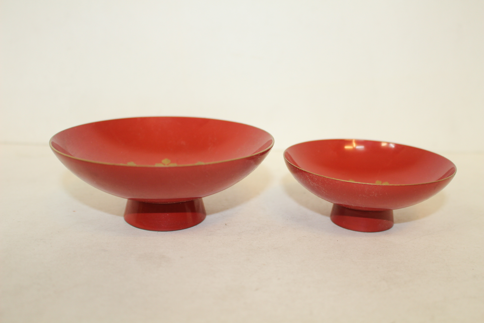 연대가좋은 나무에 금채화문된 잔 2점