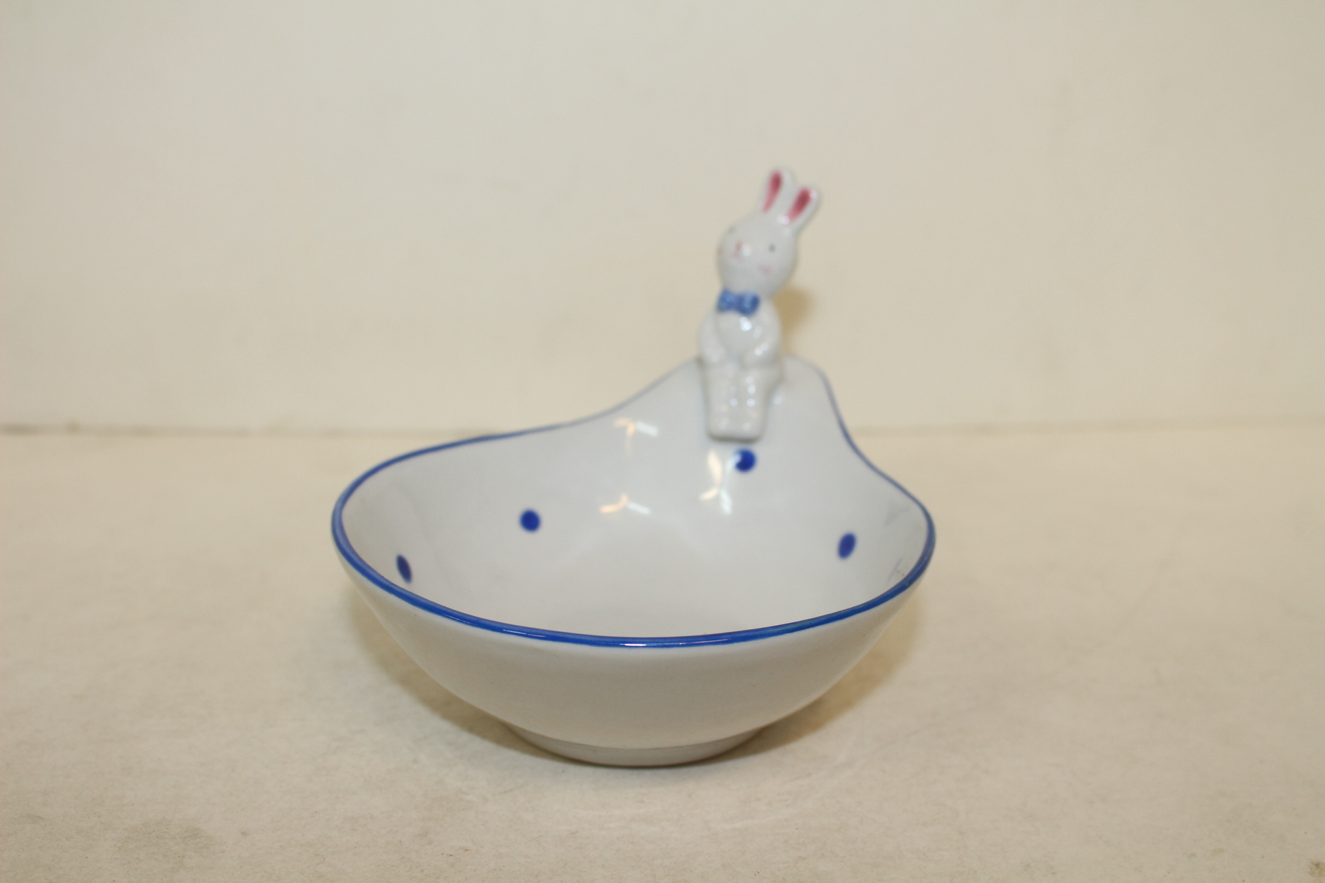 청화백자 토끼 완
