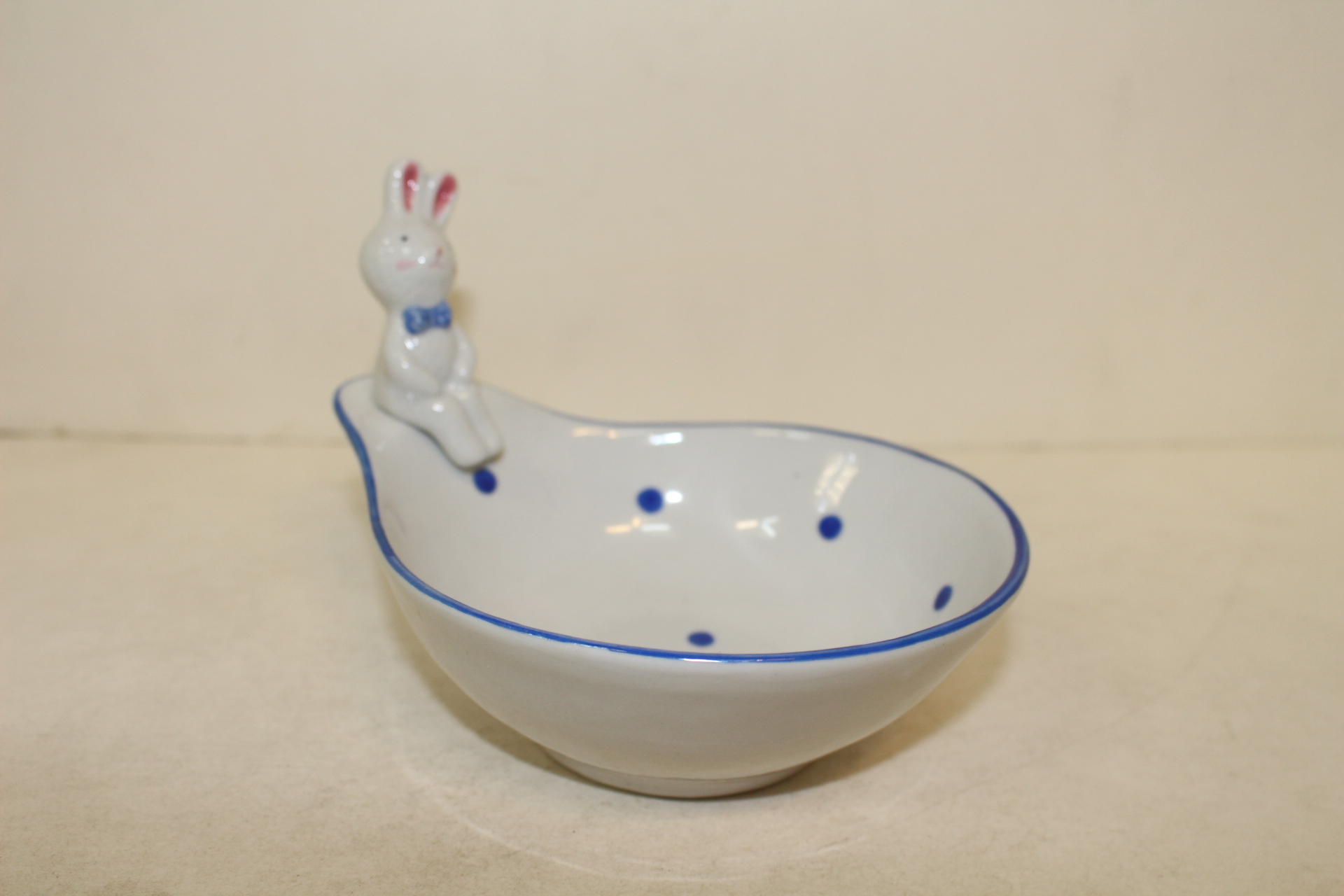 청화백자 토끼 완