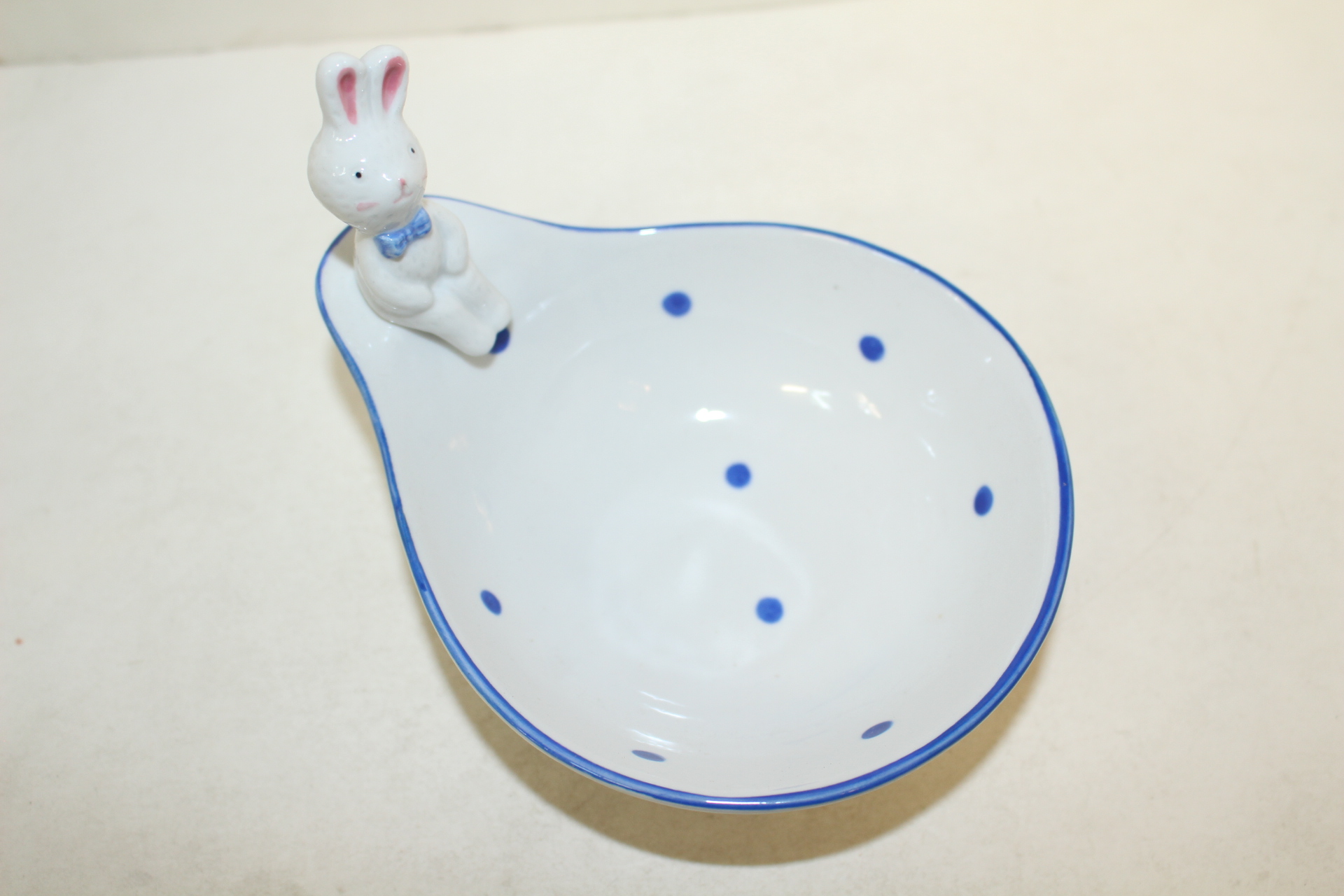 청화백자 토끼 완