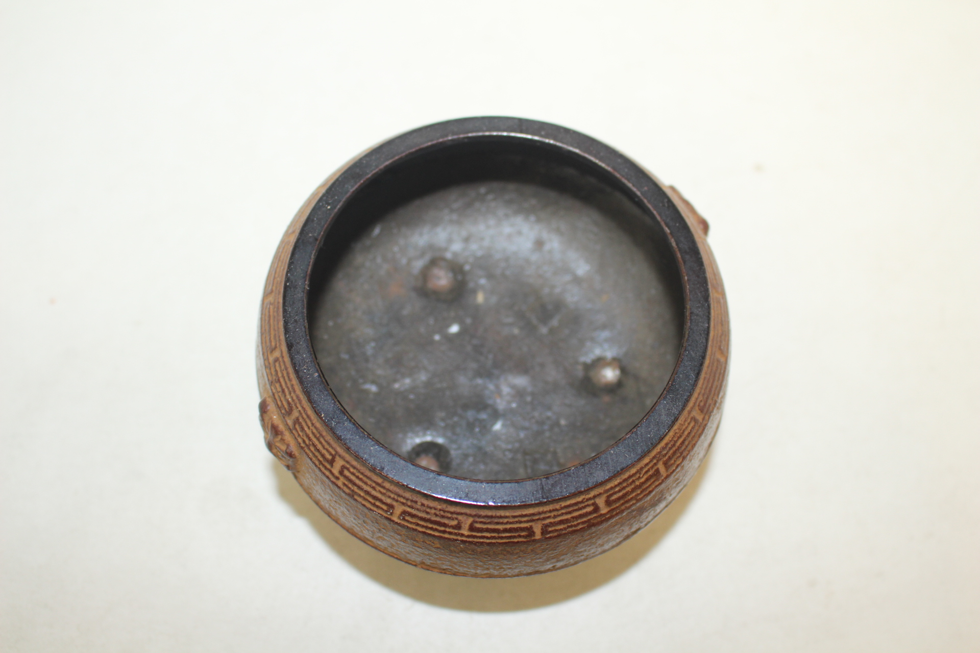 무쇠로된 화로모양의 향로