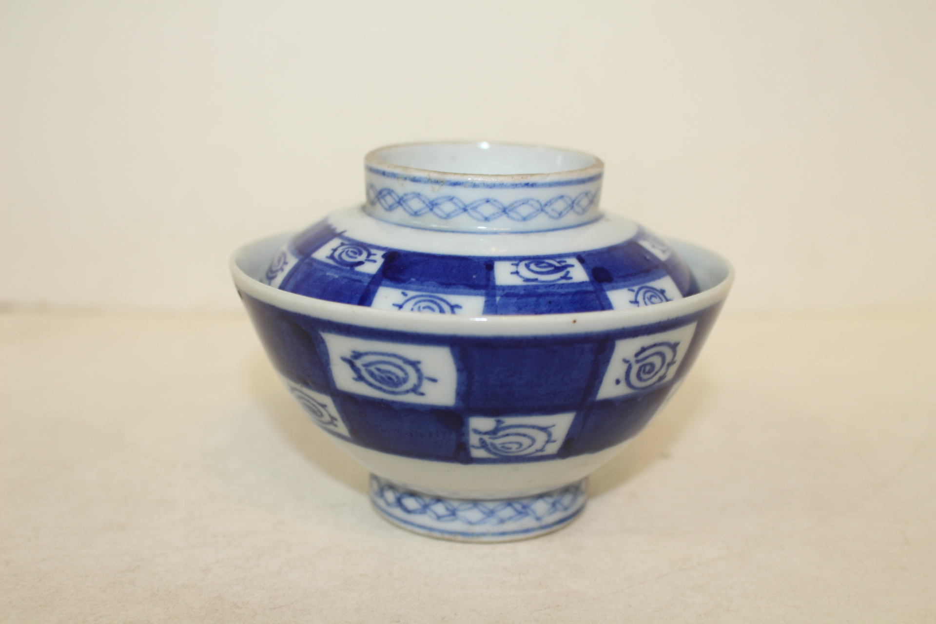 연대가좋은 청화백자추상문 개완