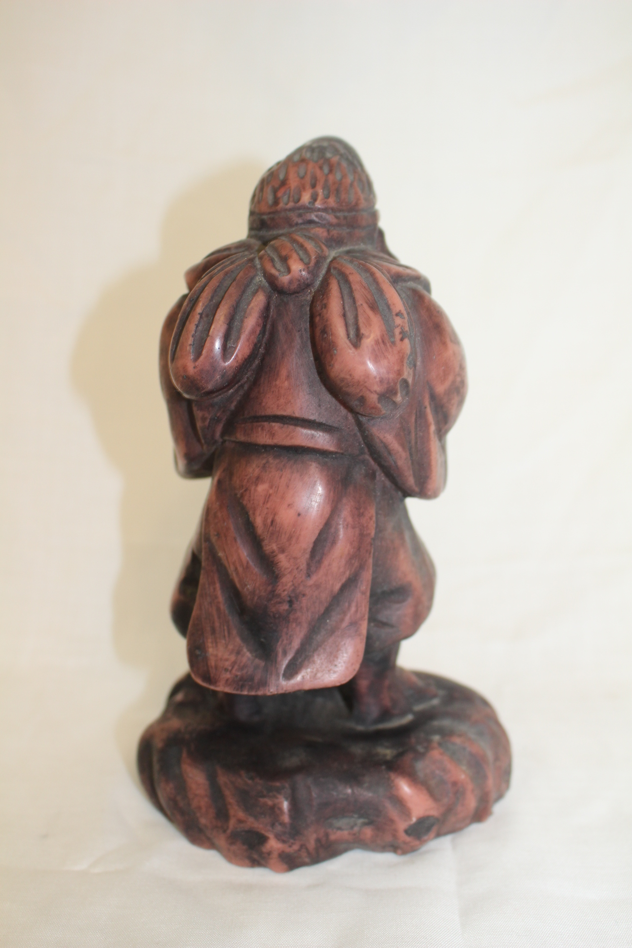 묵직한 재질로된 복신