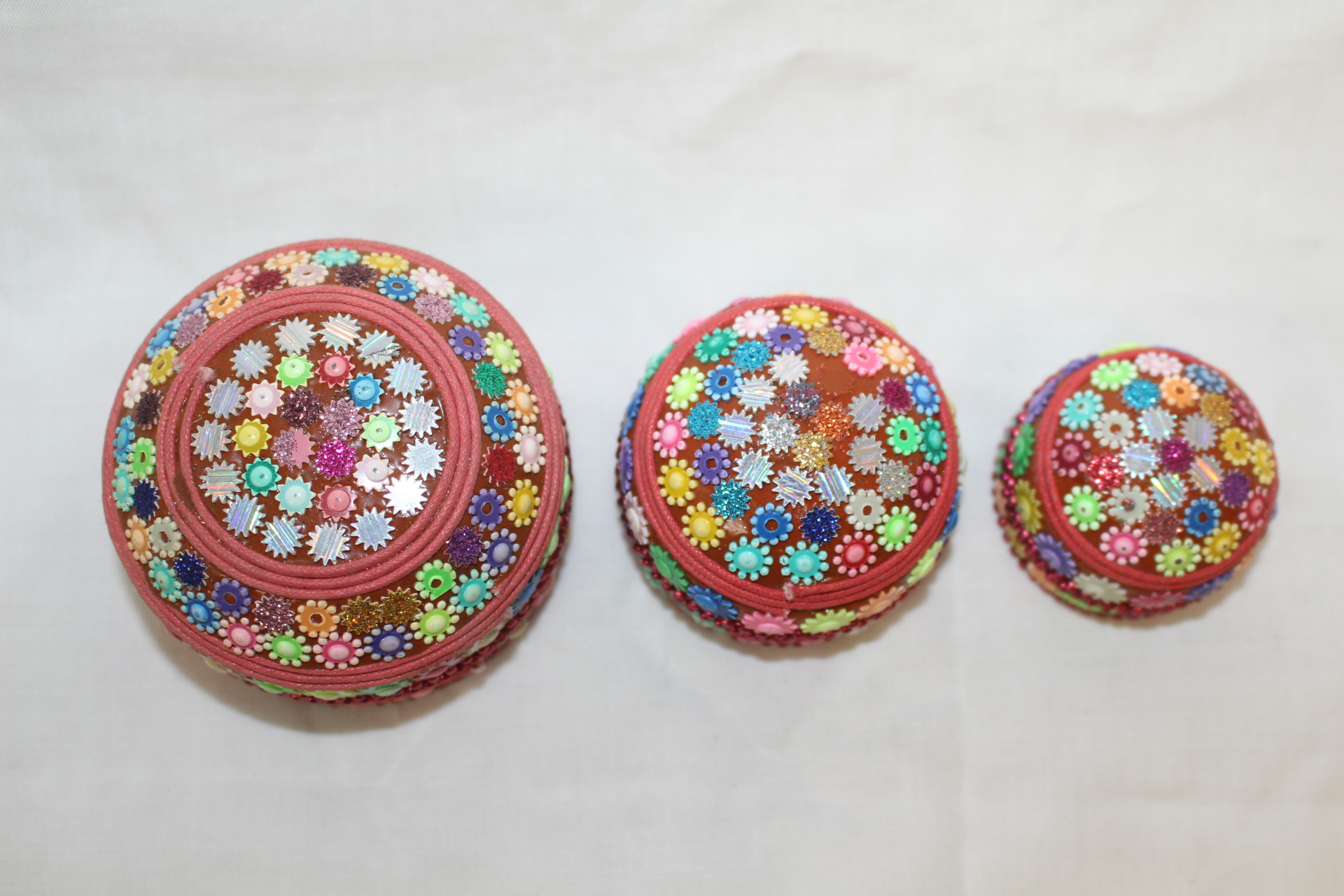 외국산 금속재질에 화문이 조각된 보석함 3점