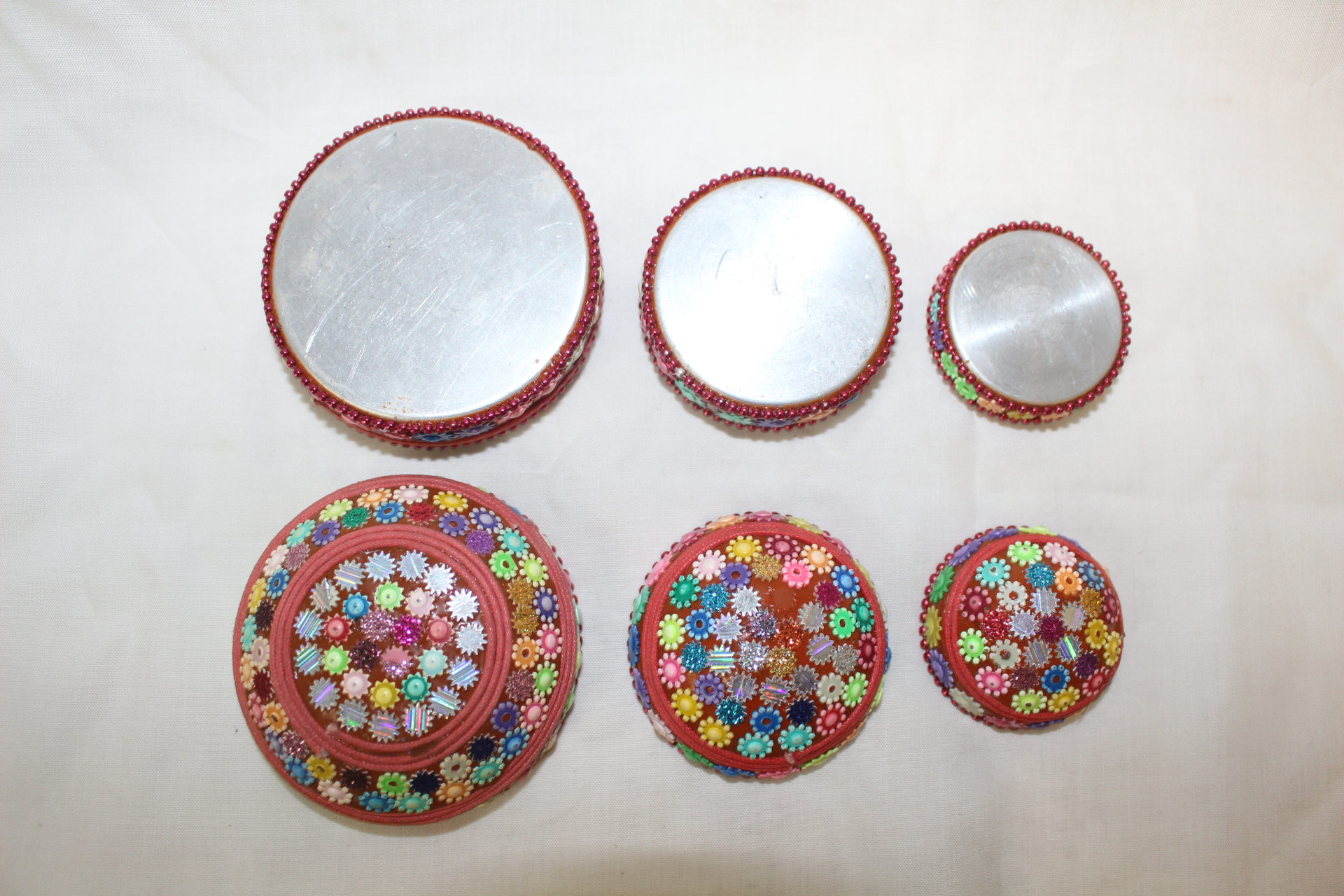 외국산 금속재질에 화문이 조각된 보석함 3점