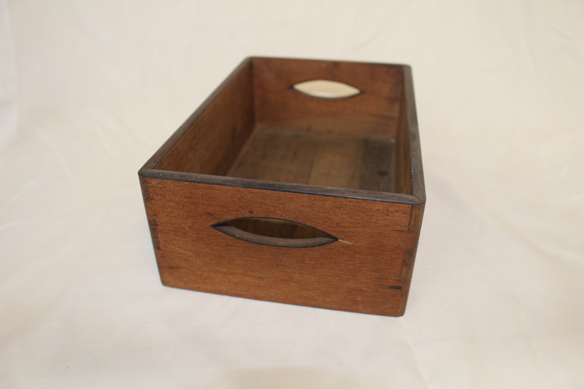 나무로된 사각함