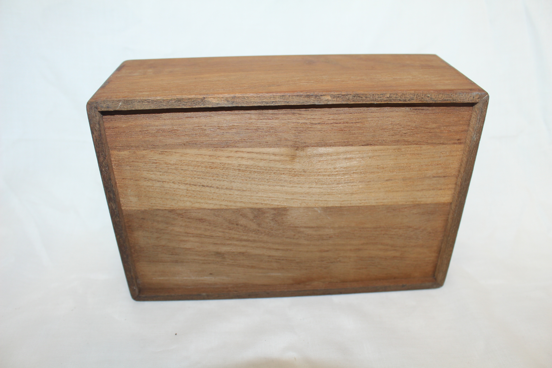 나무로된 사각함