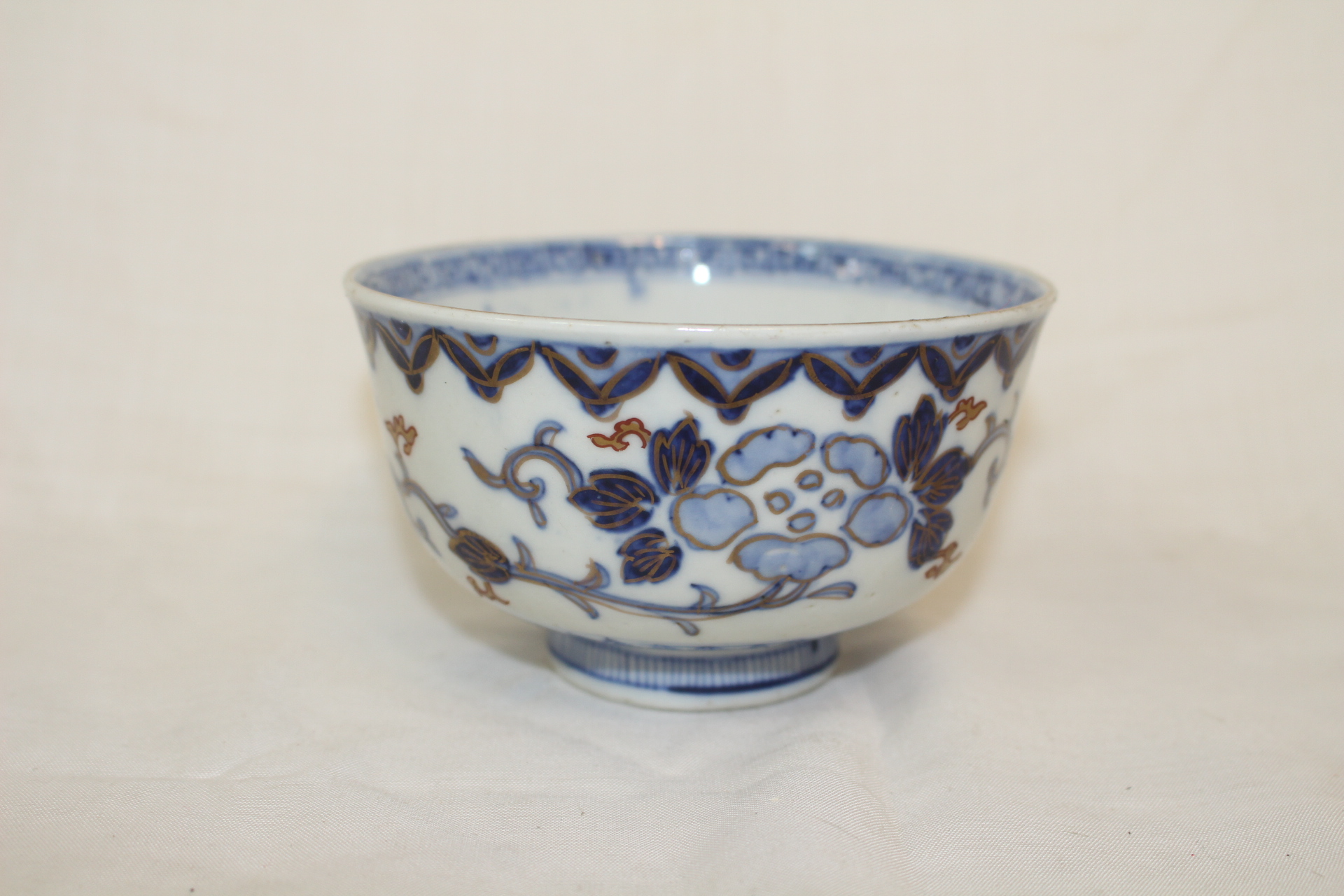 연대가좋은 청화백자진사나비화문 자완