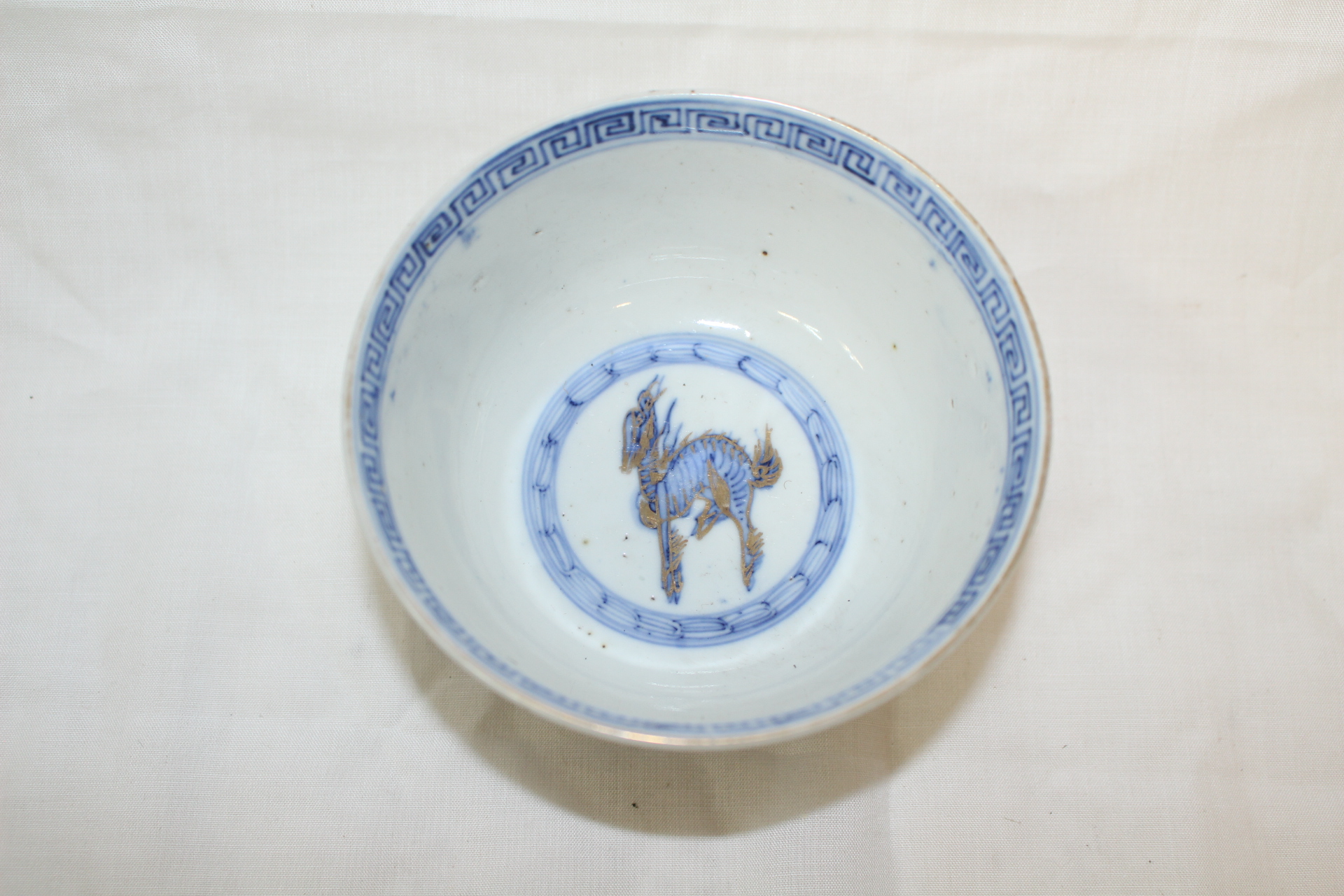 연대가좋은 청화백자진사나비화문 자완