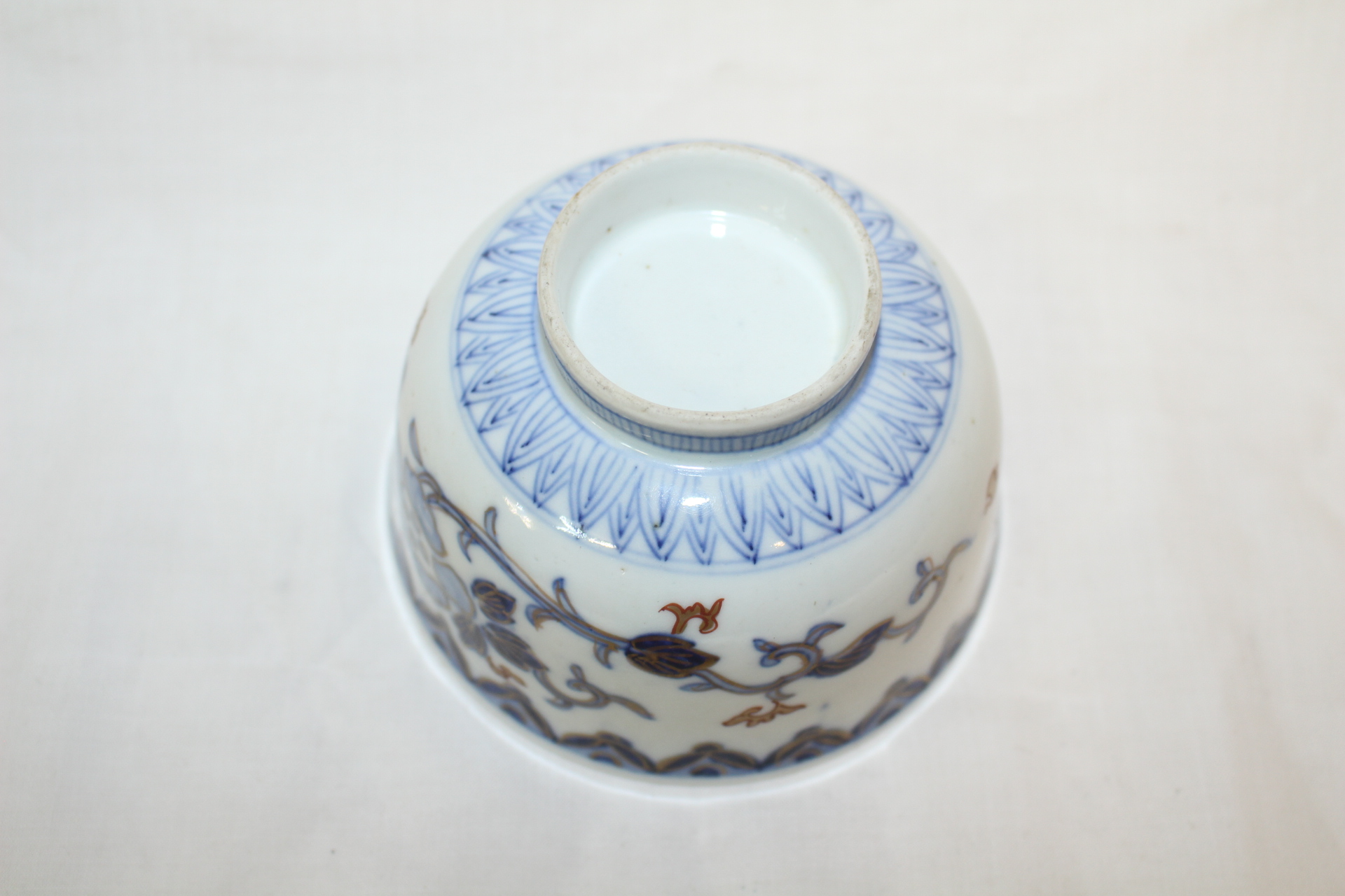 연대가좋은 청화백자진사나비화문 자완