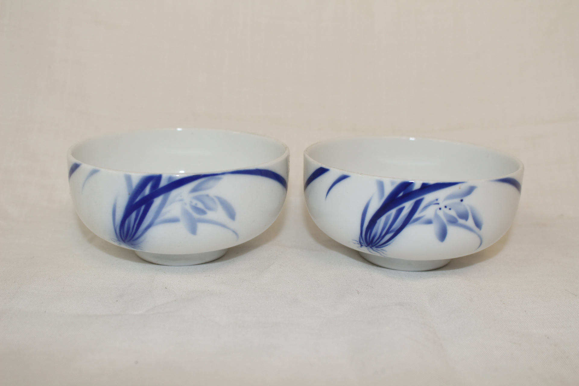 연대가좋은 청화백자난초문 잔 2점