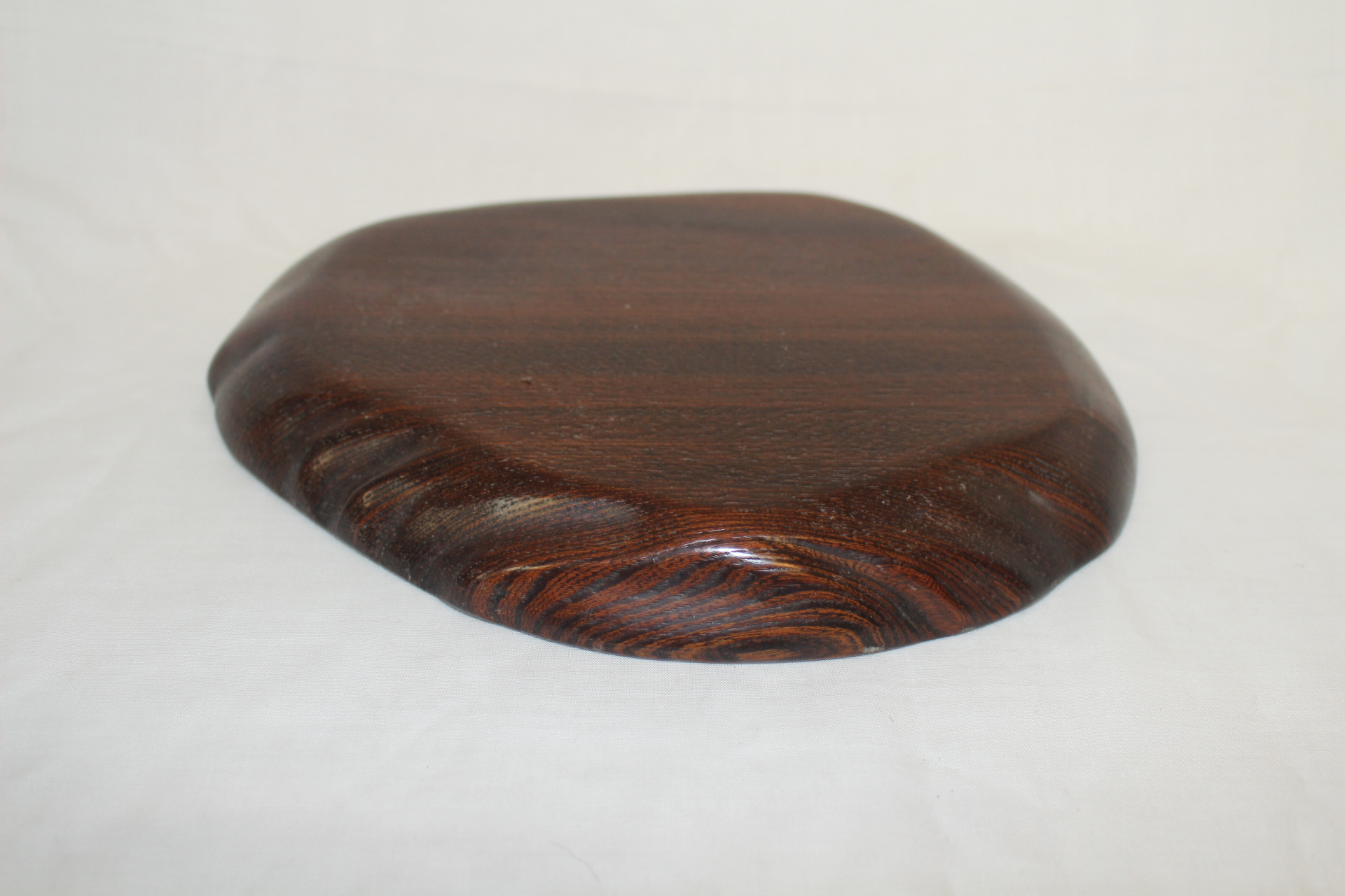 원목나무로된 지판