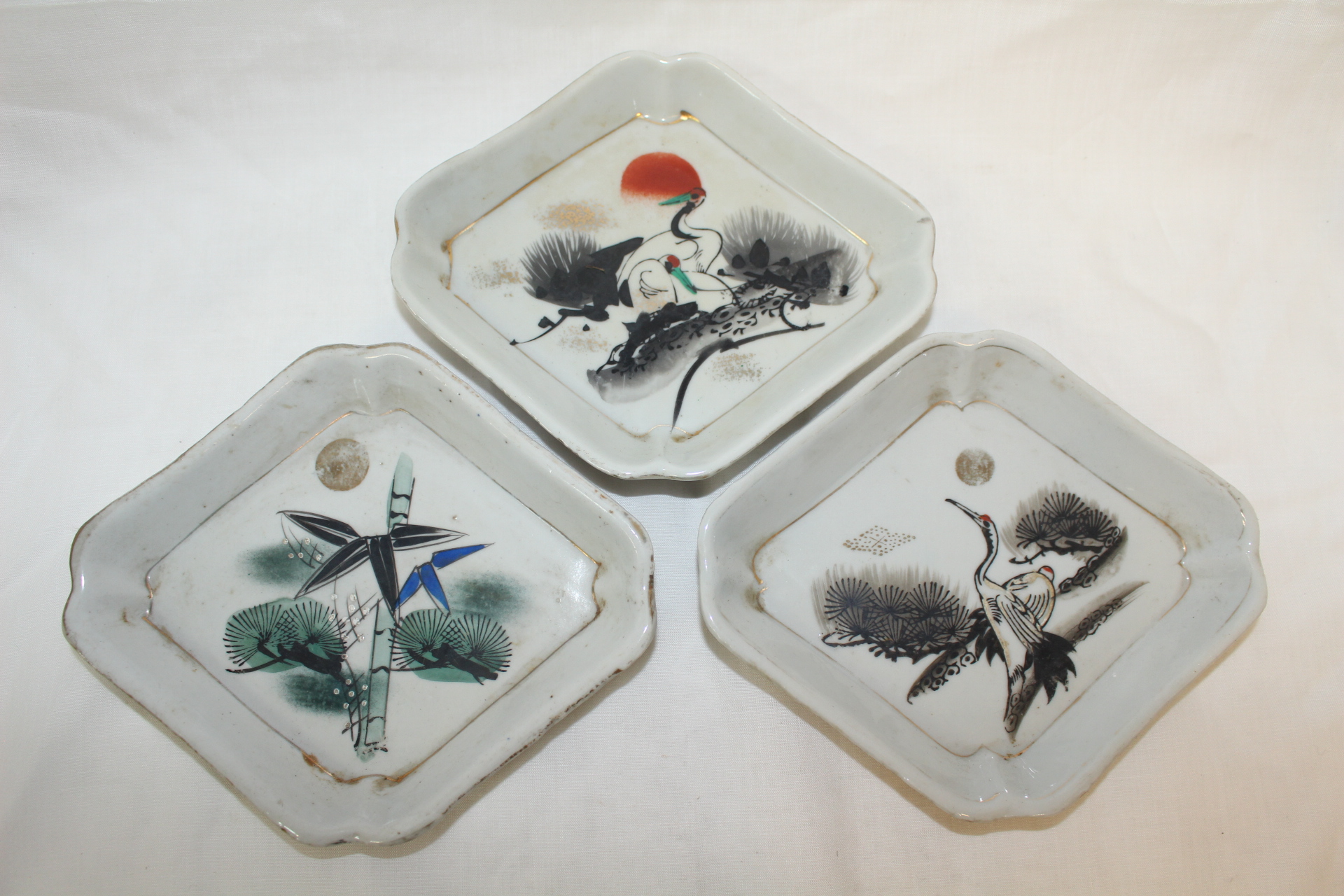 연대가좋은 철화백자노송학문 사각완 3점