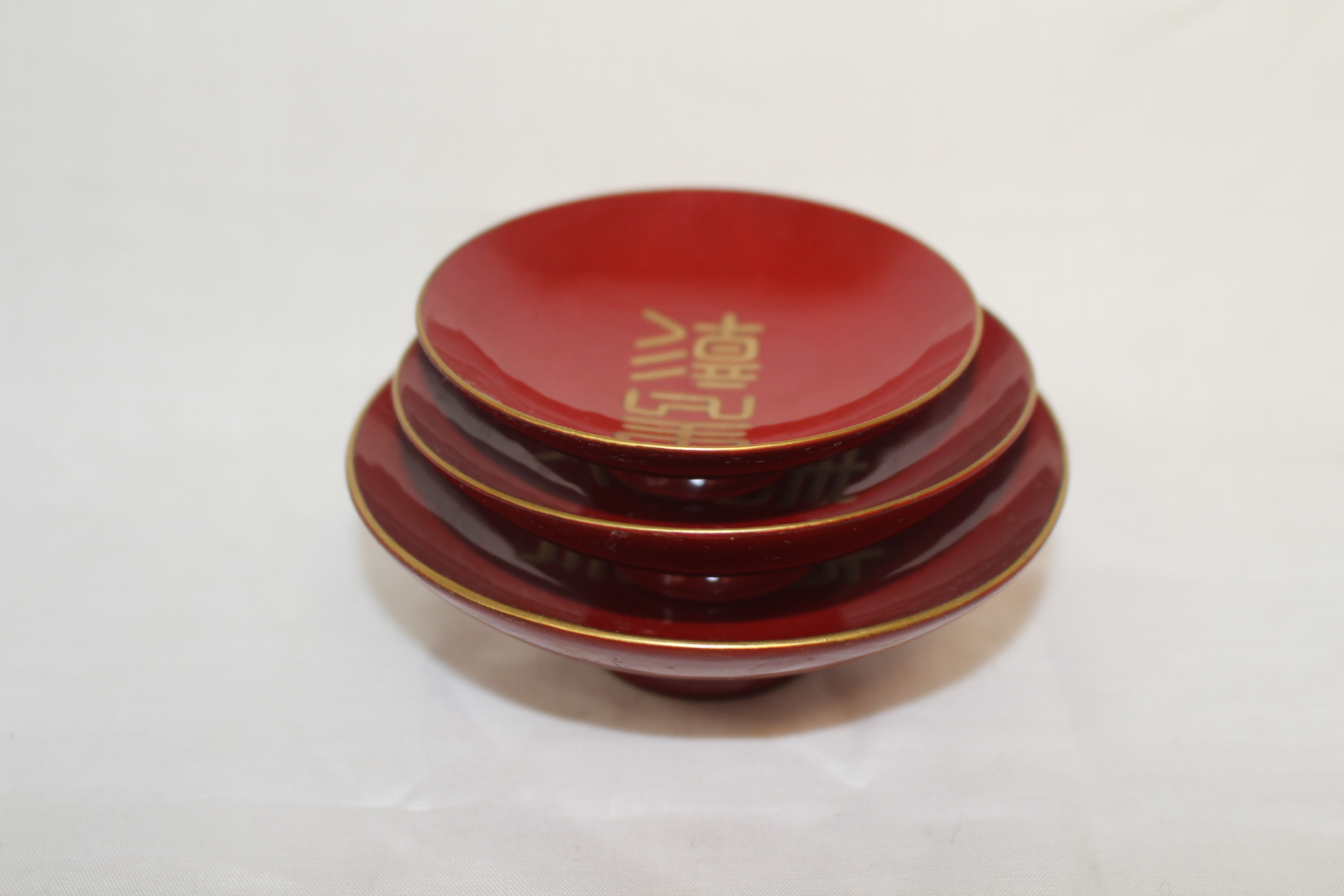 1940년 나무에 옷칠이된 잔 3점