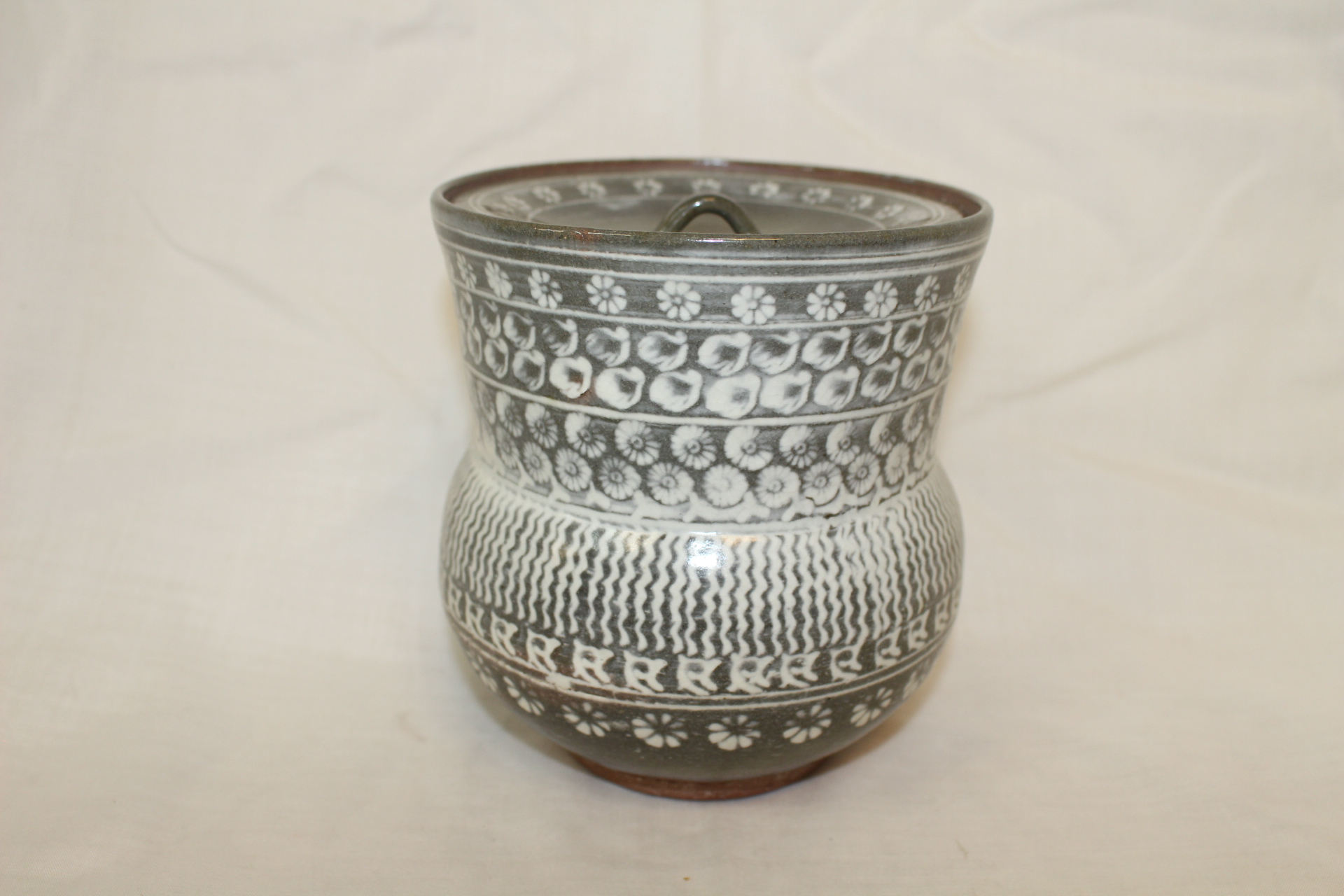 분청사기 국화인화문 수통