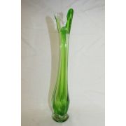 두꺼운 채색유리로된 화병