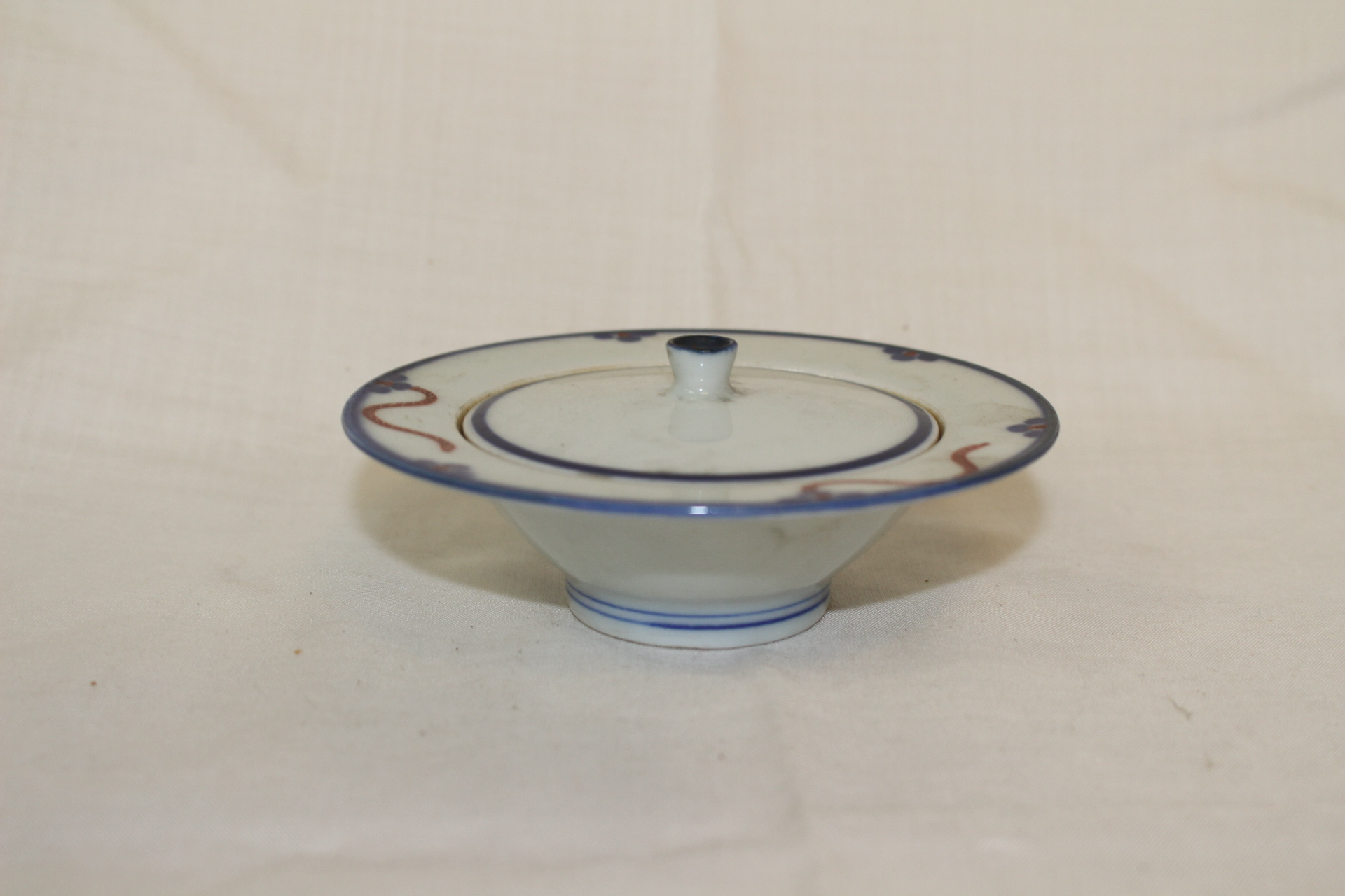 연대가좋은 청화백자 두껑있는 완