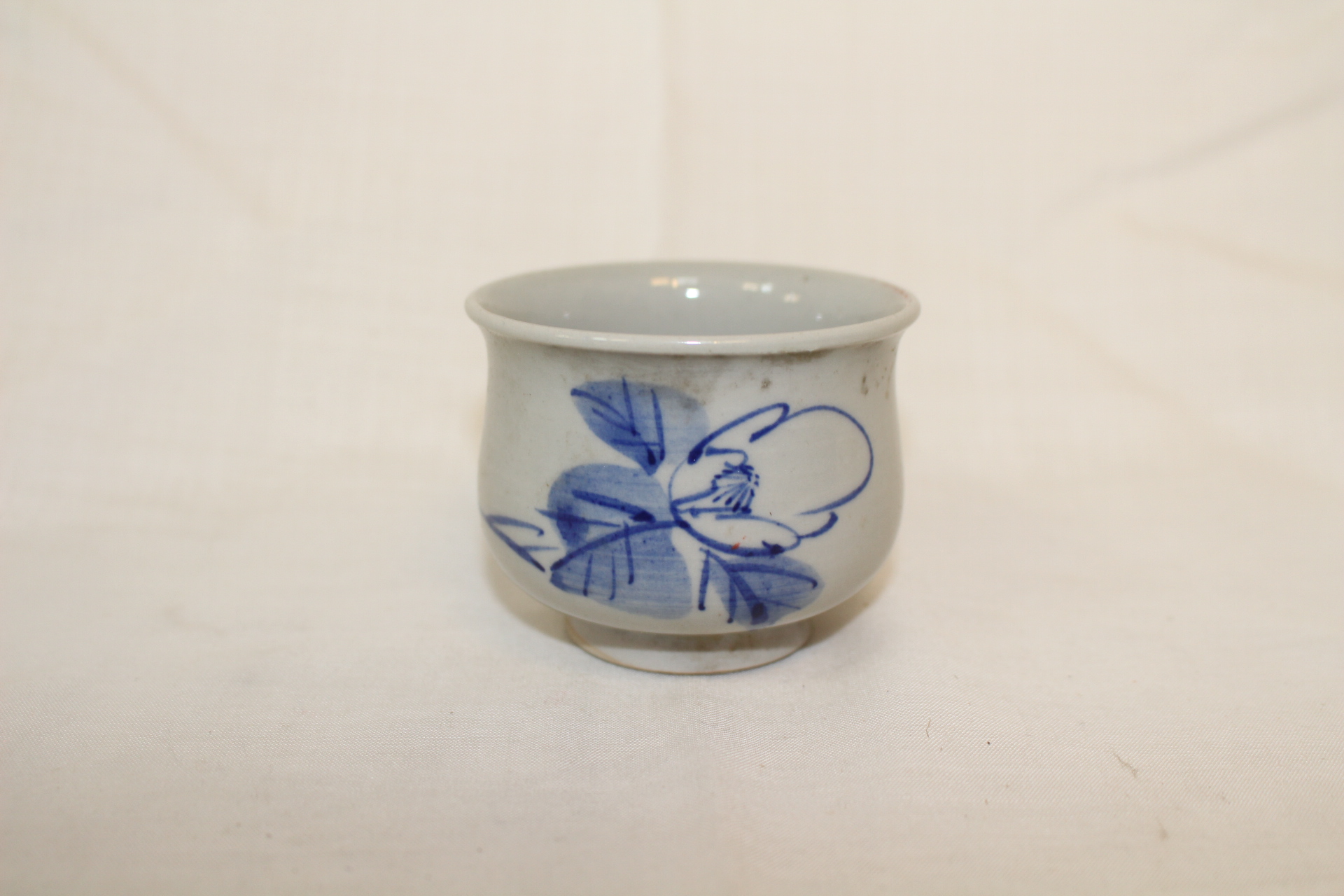 연대가좋은 청화백자 화문잔